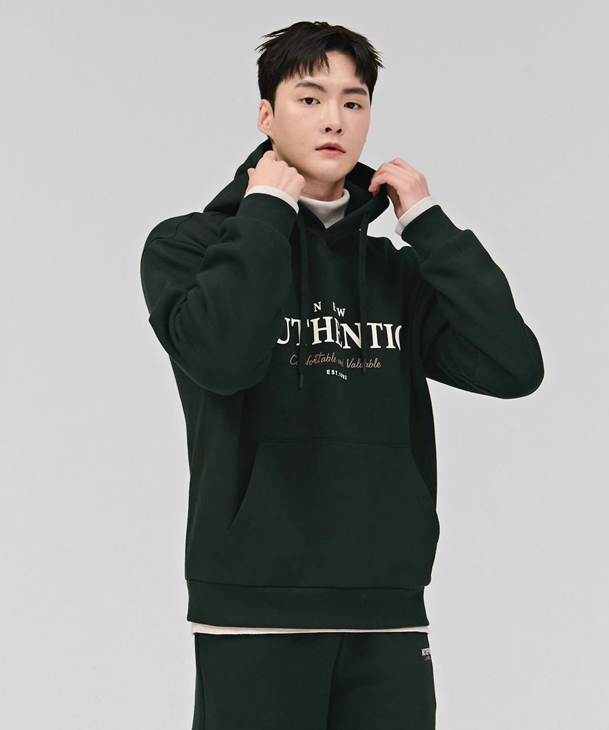 체이스컬트(CHASECULT) 공용 에센셜 레터링 기모 후드 티셔츠-그린