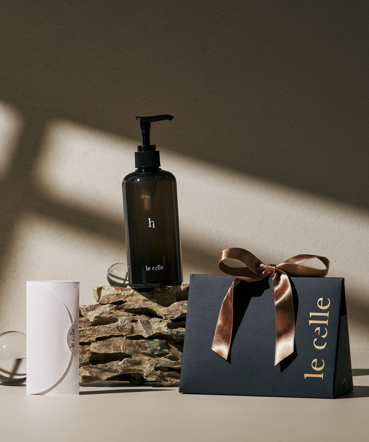 르셀르(LECELLE) 퍼퓸 핸드워시 300ml [촉촉한 세정과 깊은 잔향]
