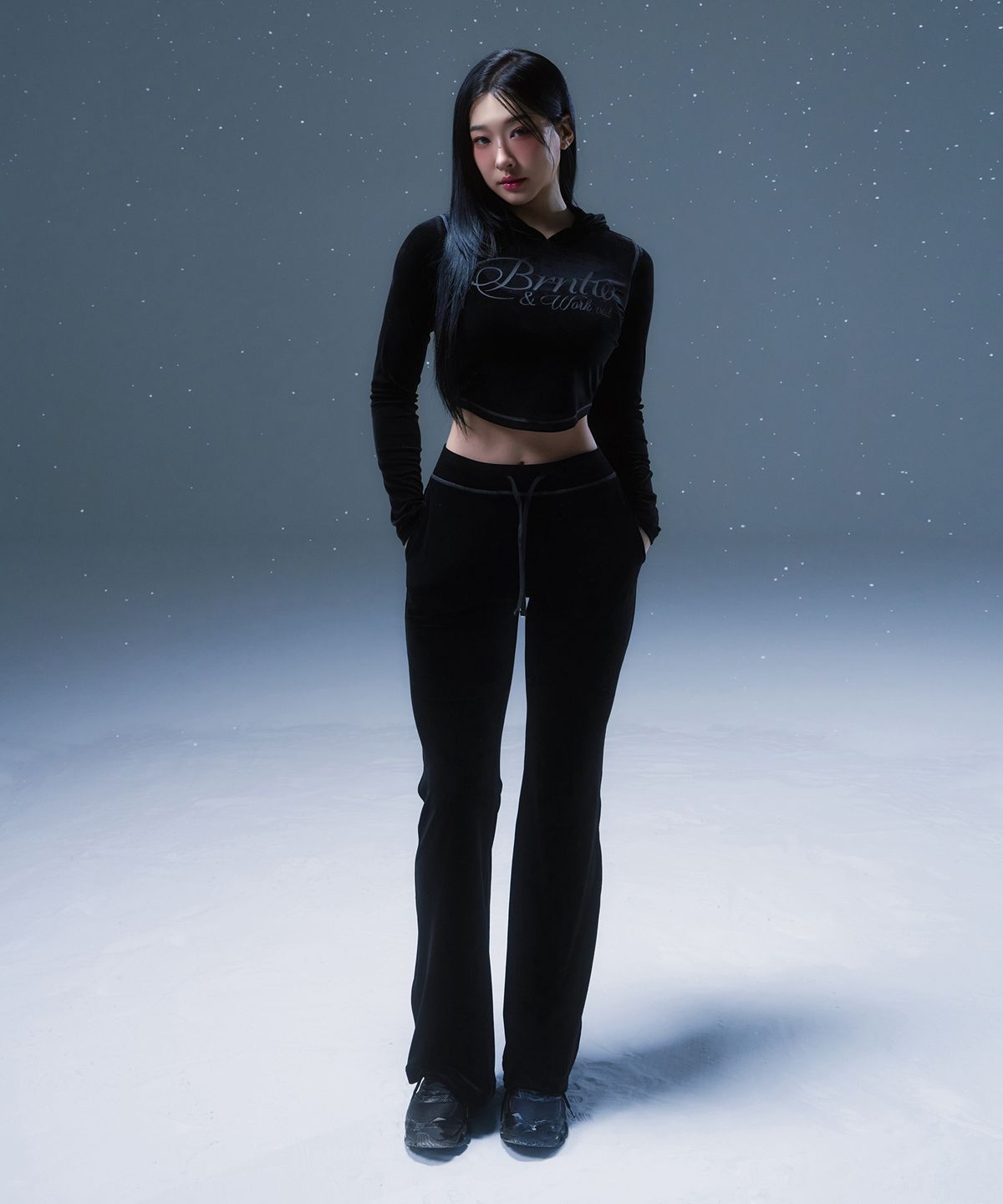 본투윈(BORN TO WIN) VELOUR SLIM FIT HOODIE [BLACK]