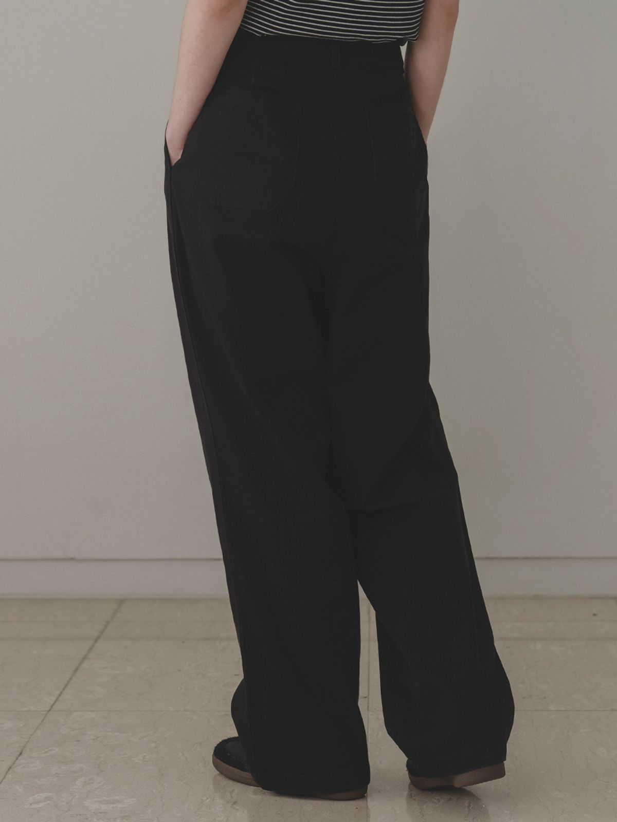 더미튼(THEMITTEN) Savory cotton pants (black)