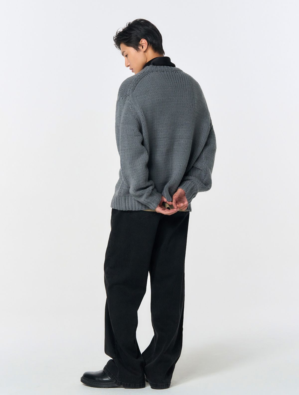 제너럴아이디어(GENERALIDEA) UNISEX 핸드메이드 니트 풀오버 [CHARCOAL] / SBD4U05021