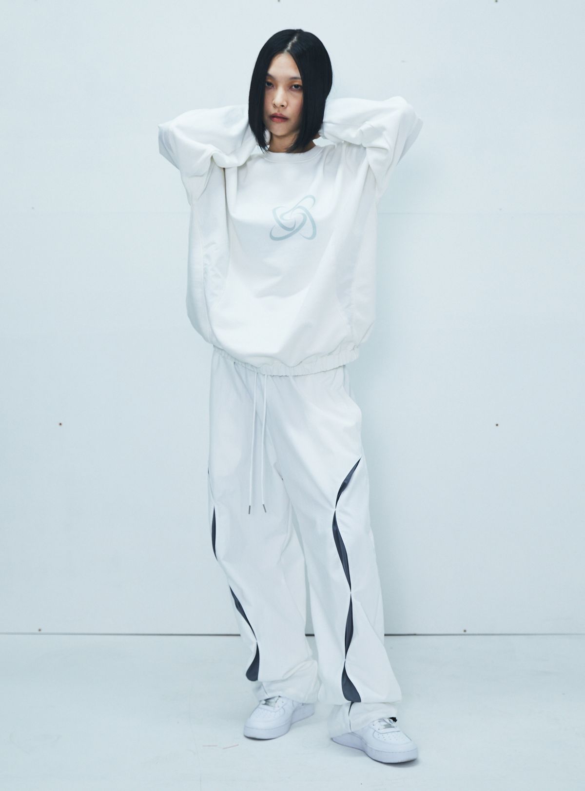 소겐(SOGEN) LOGO NYLON COLORED CREWNECK MTM (white)