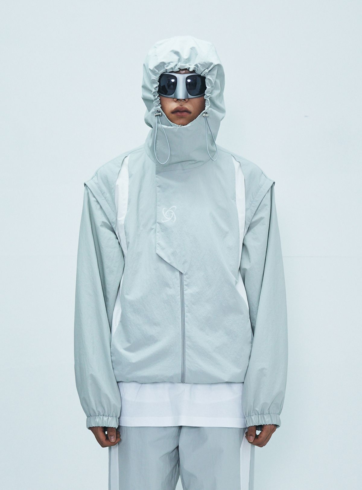 소겐(SOGEN) HIGHNECK DETACHABLE HOODY WINDBREAKER