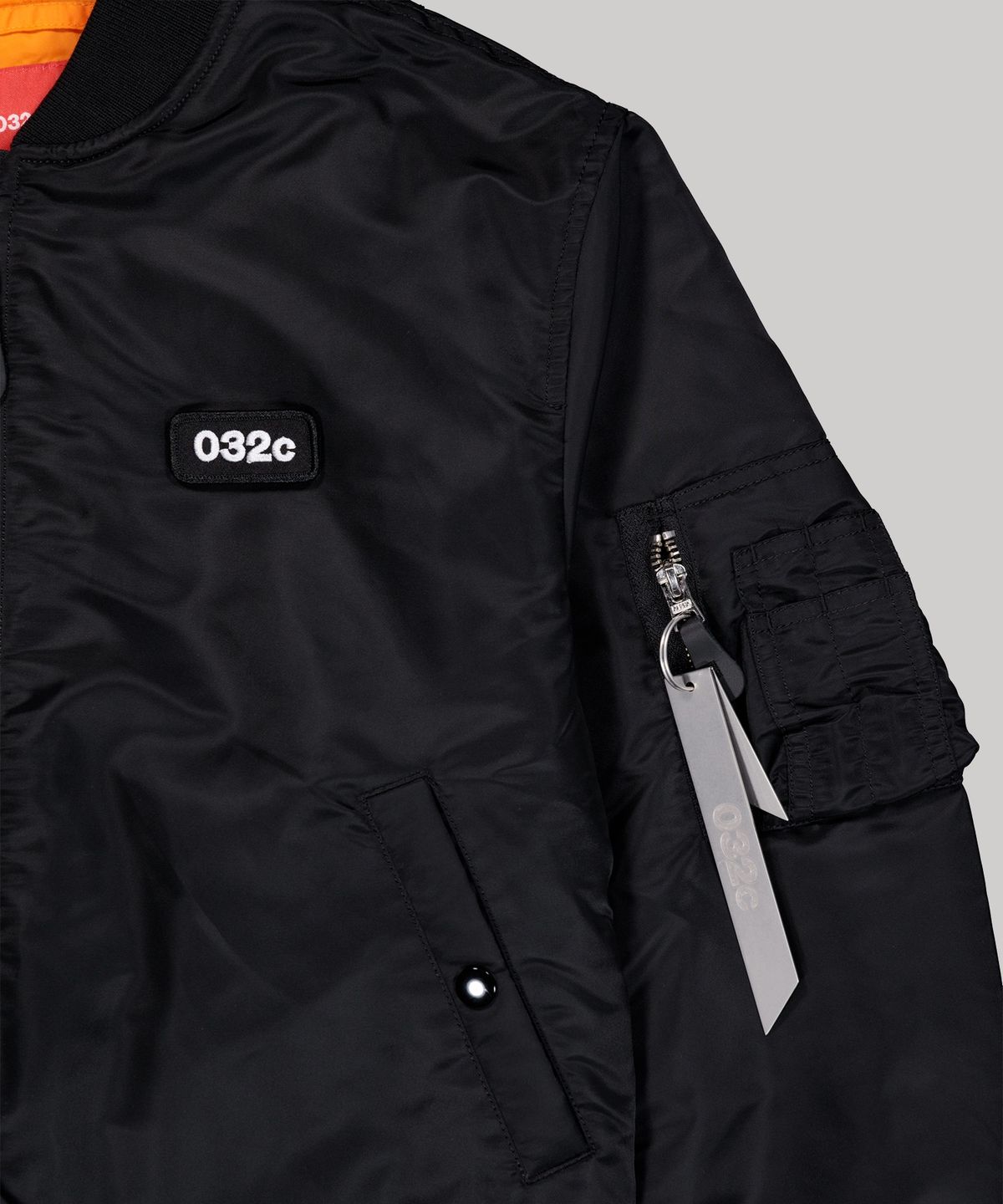 032씨(032C) (U) 알파 인더스트리 타이트 컷 플라이트 봄버 블랙 Alpha Industries TIGHT CUT FLIGHT BOMBER BLACK