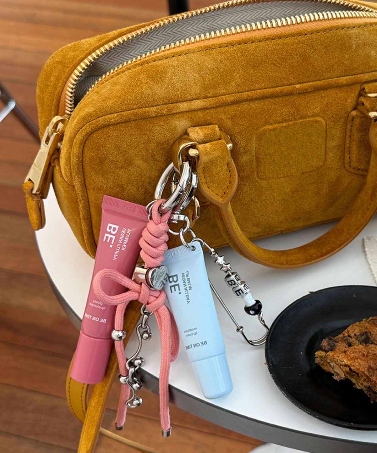 비온타임(BEONTIME) 비건 플러피 플럼퍼 키체인 10g (01 Sheer Rosy / 02 Mellow Peach)
