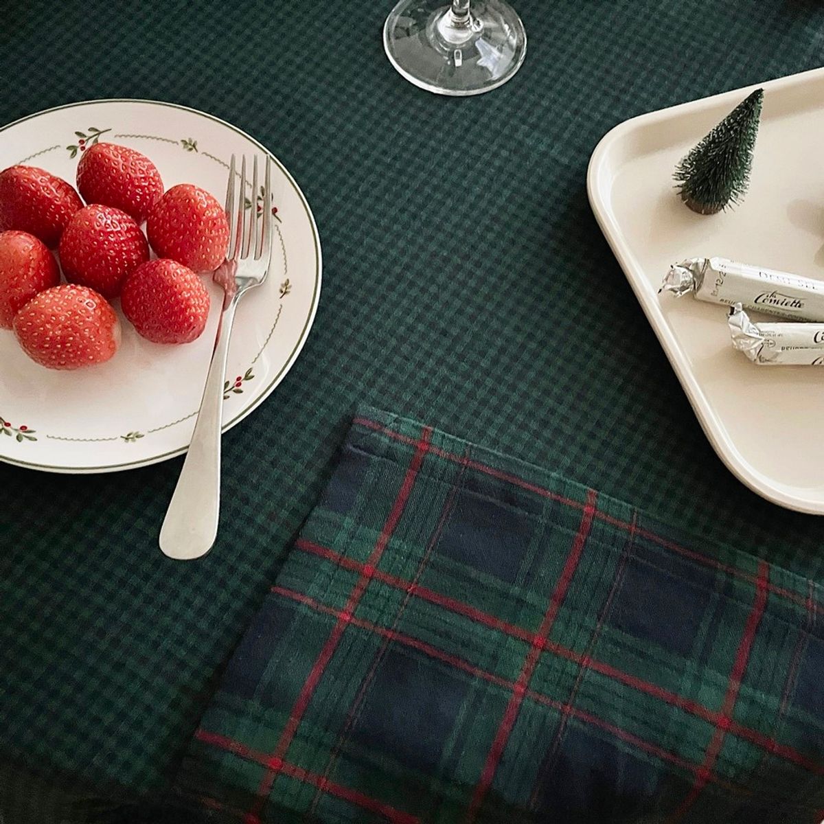앨리건트 테이블(ELEGANT TABLE) 윈터 홀리데이 체크 크리스마스테이블보 3type