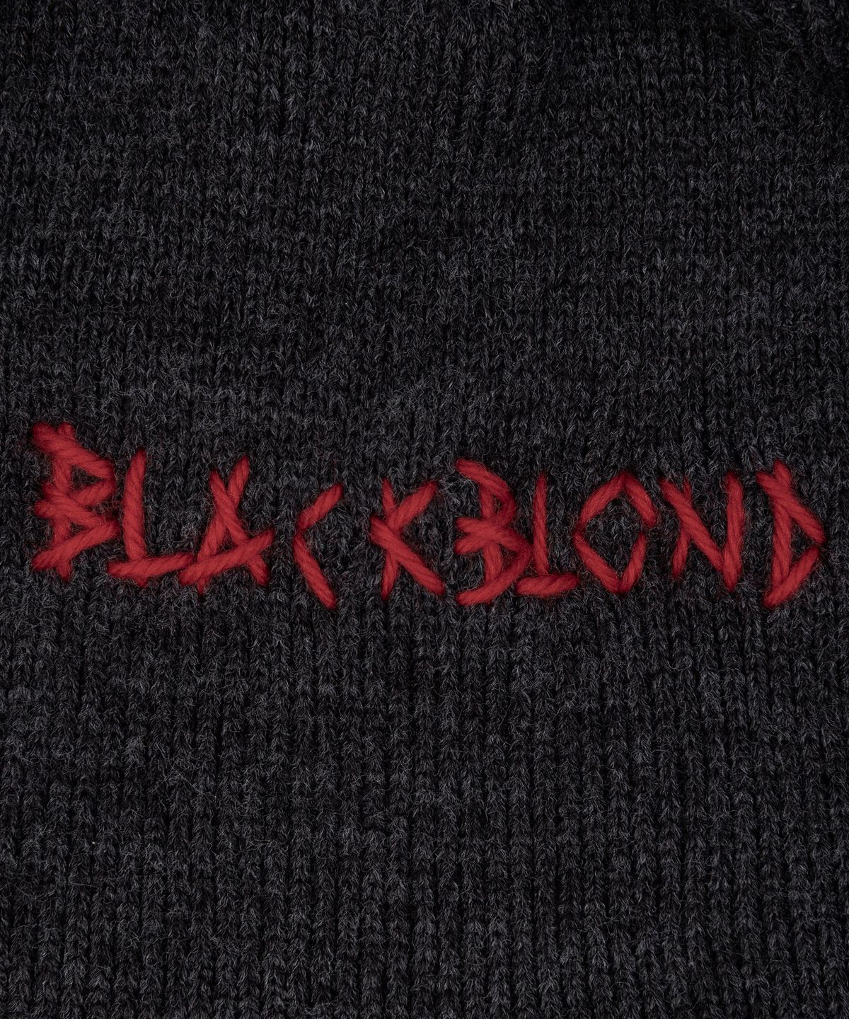 블랙블론드(BLACKBLOND) 비비디 엠브로쓰 로고 피어싱 비니 (차콜)