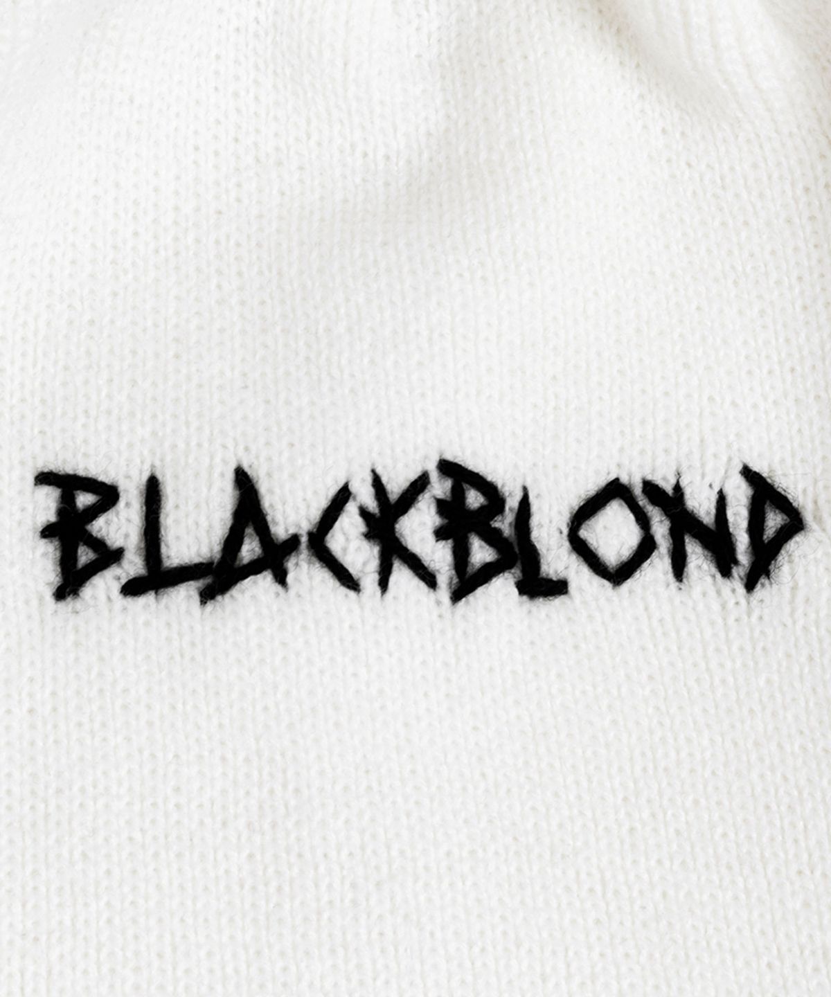 블랙블론드(BLACKBLOND) 비비디 엠브로쓰 로고 피어싱 비니 (화이트)