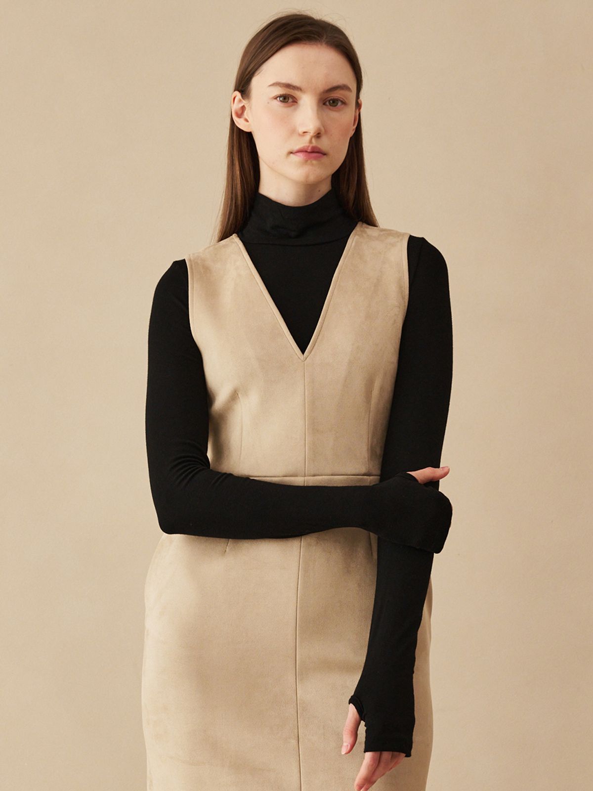 누브(NOUVE) Turtleneck Warmer T-Shirts - Black