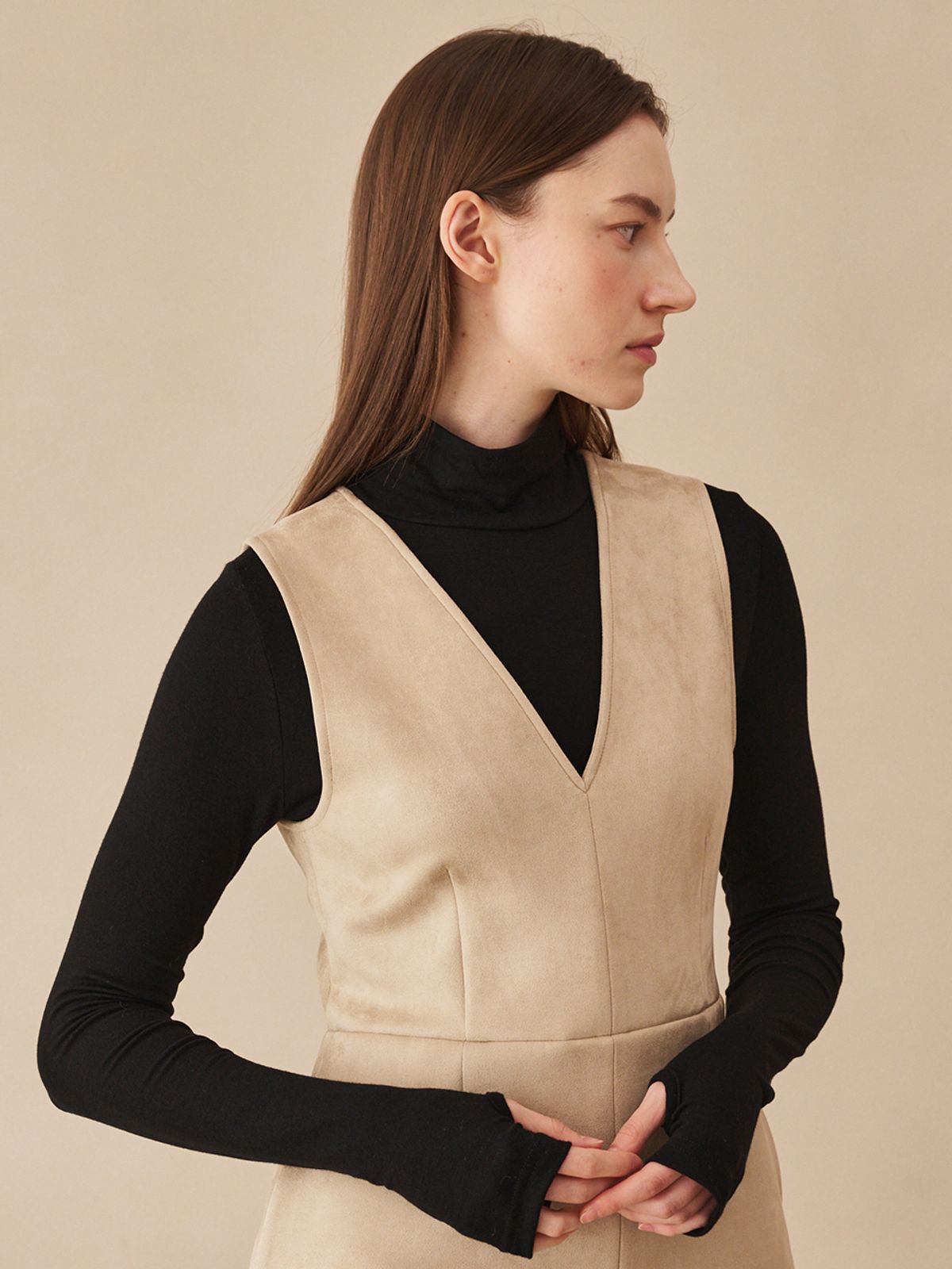 누브(NOUVE) Turtleneck Warmer T-Shirts - Black