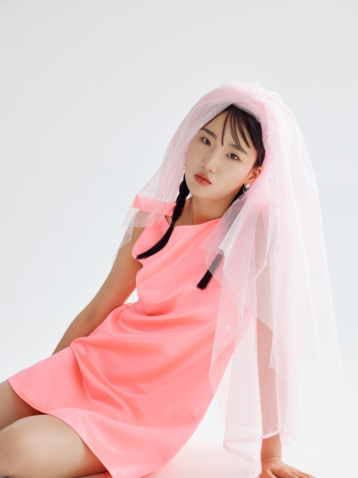 봄날 부티크(BOMNAL BOUTIQUE) 리본 미니 드레스 _ 네온핑크