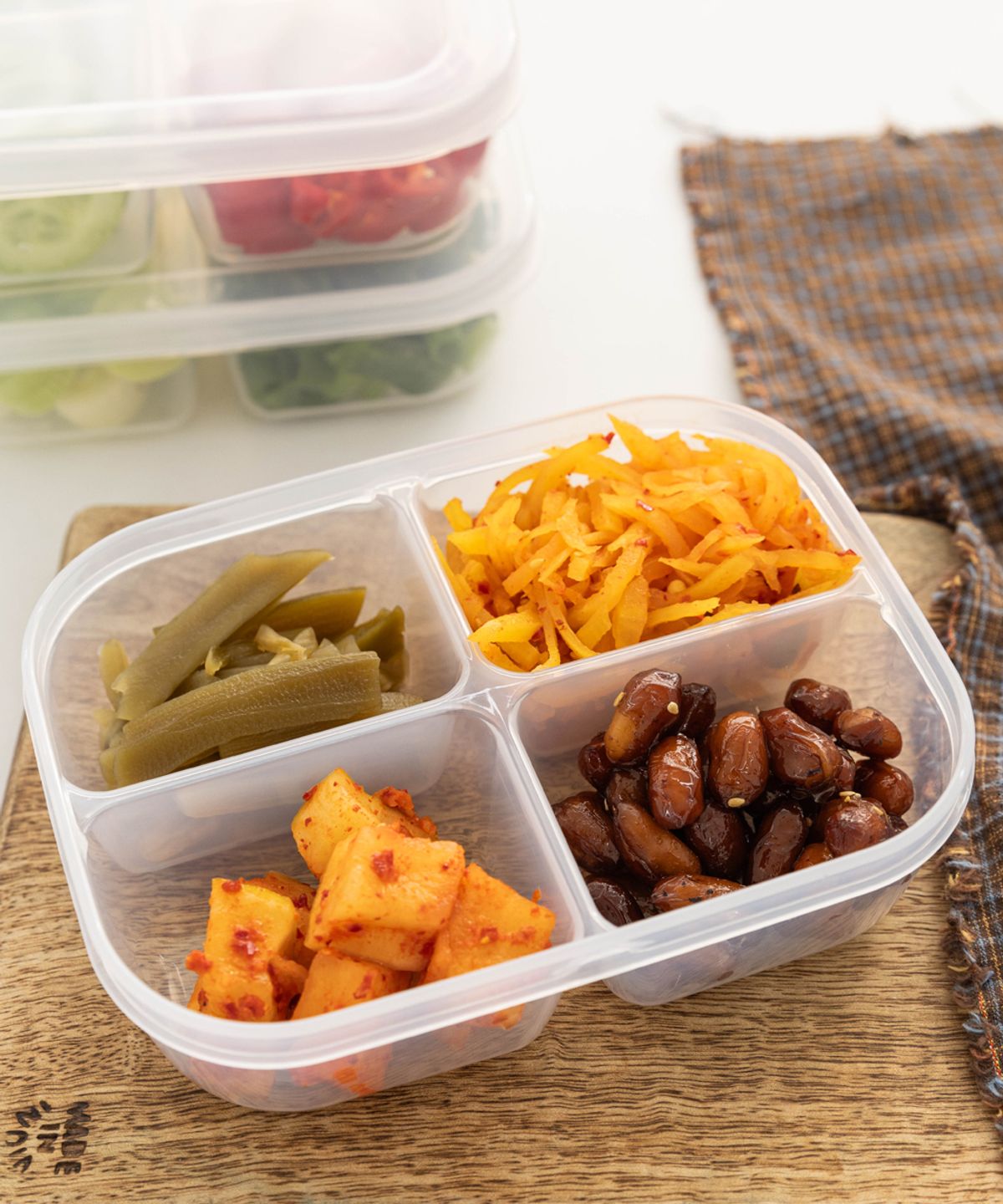 비다하우스(VIDA HOUSE) 사각 4칸 냉장고 반찬 소분용기D 620ml 3개
