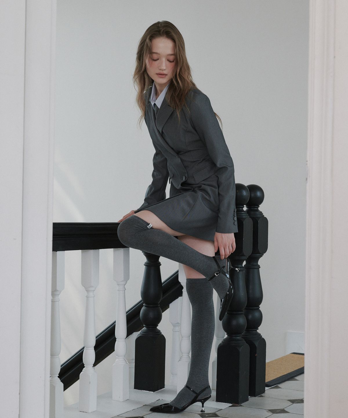 마우솔레움(MAU SOLEUM) Knee High Labeled Socks - Grey,Black