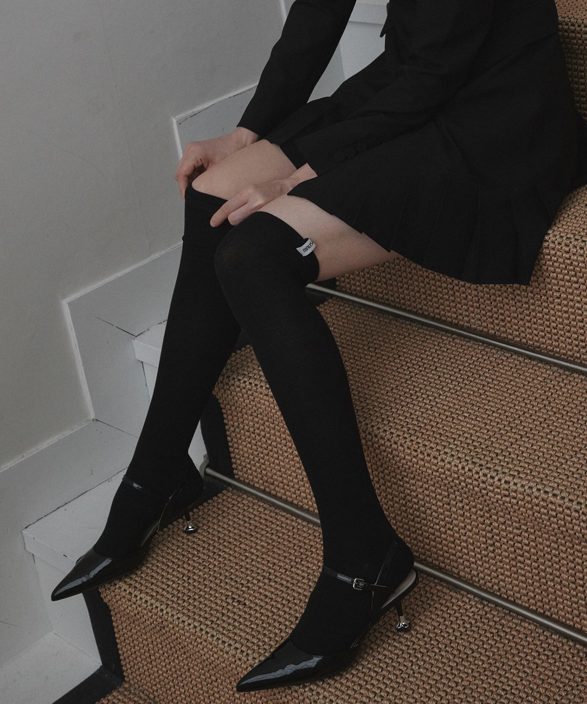 마우솔레움(MAU SOLEUM) Knee High Labeled Socks - Grey,Black