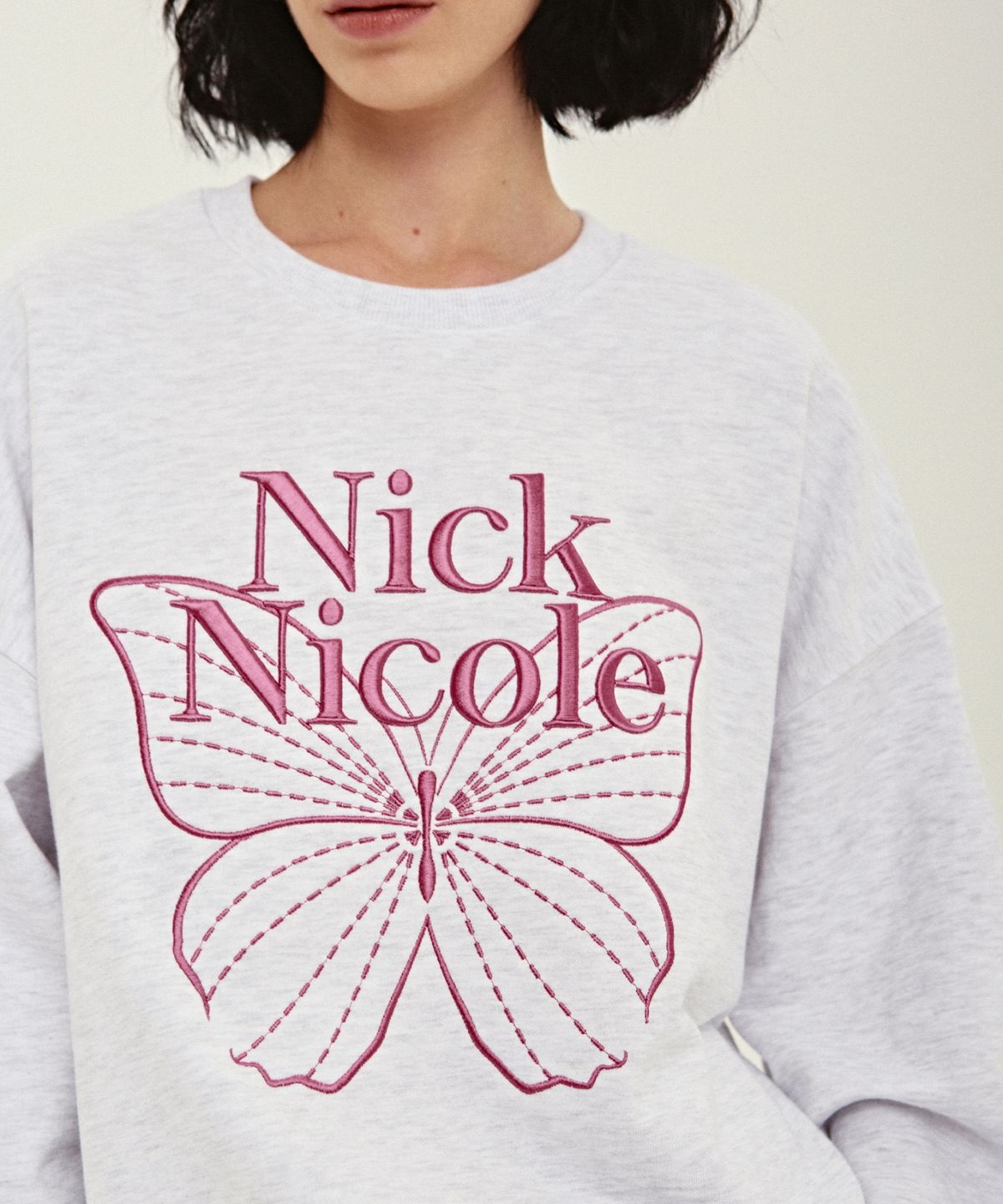닉앤니콜(NICK&NICOLE) VOLUME BUTTERFLY SIGNATURE SWEATSHIRT_MELANGE PINK