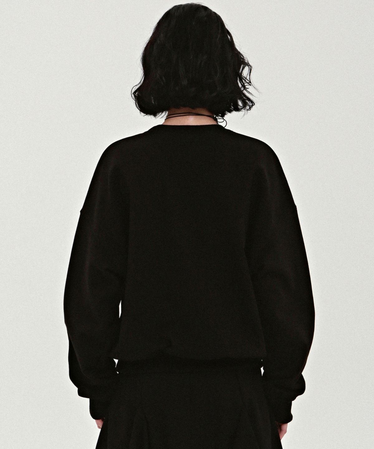 닉앤니콜(NICK&NICOLE) VOLUME BUTTERFLY SIGNATURE SWEATSHIRT_BLACK MINT