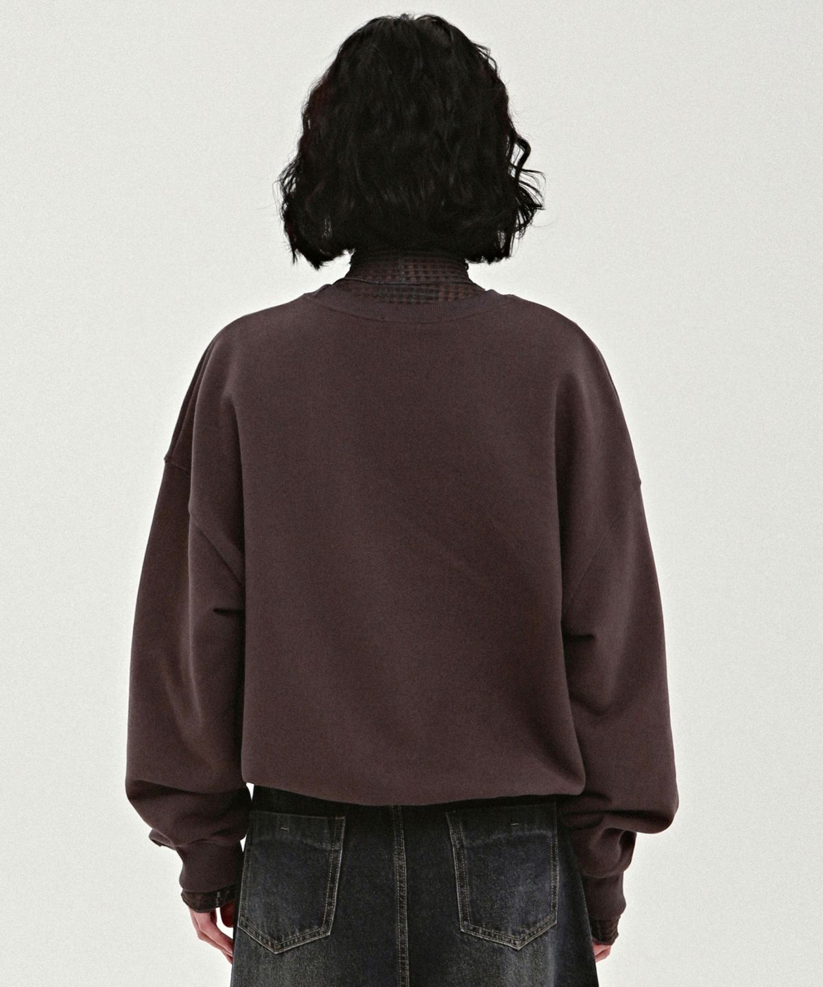 닉앤니콜(NICK&NICOLE) VOLUME BUTTERFLY SIGNATURE SWEATSHIRT_CHARCOAL SILVER