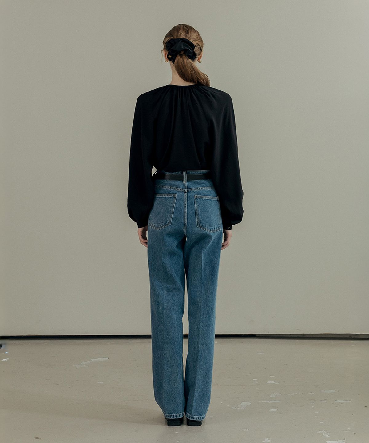 메이버유(MAYVERU) Laurina Shirring Blouse _ Black