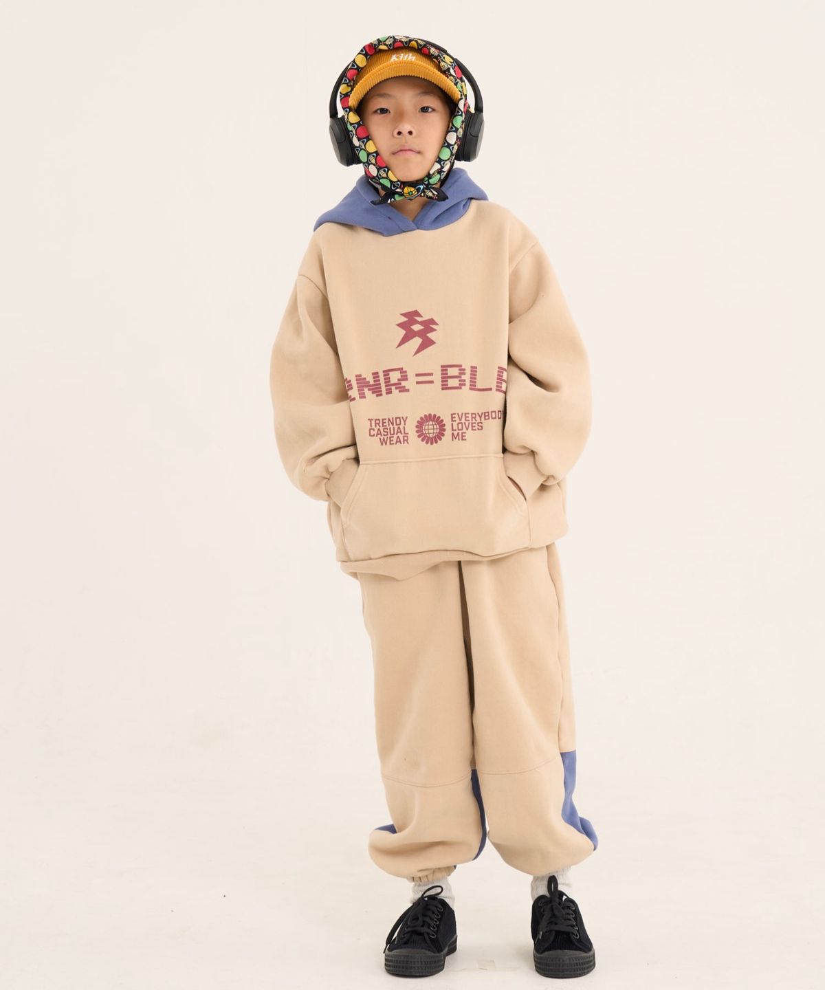 쿠르나르(KRNR) 볼드 네임드 오버사이즈 컬러 블록 양기모 후드티 베이지