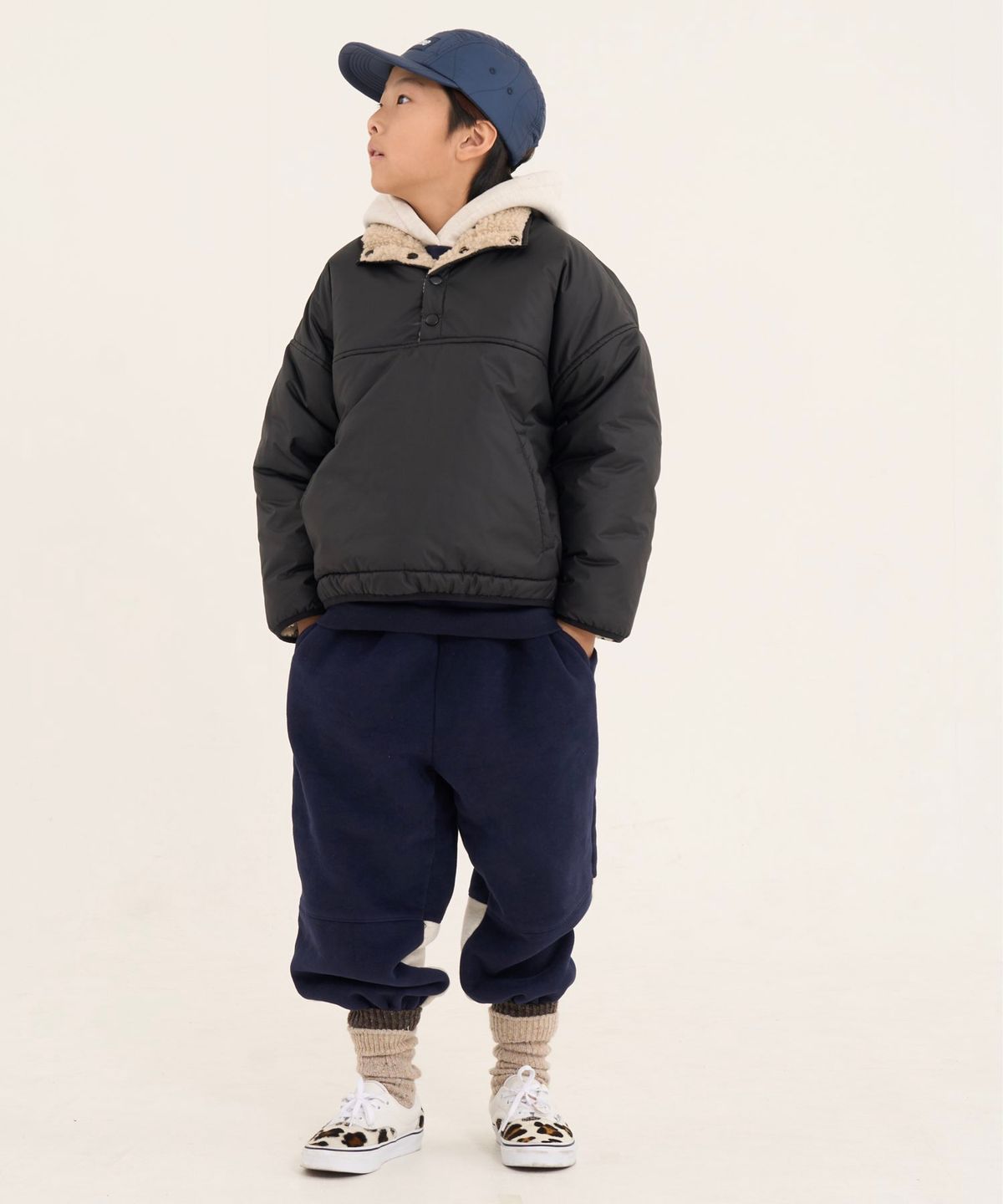쿠르나르(KRNR) 볼드 네임드 컬러 블록 양기모 조거  팬츠 네이비