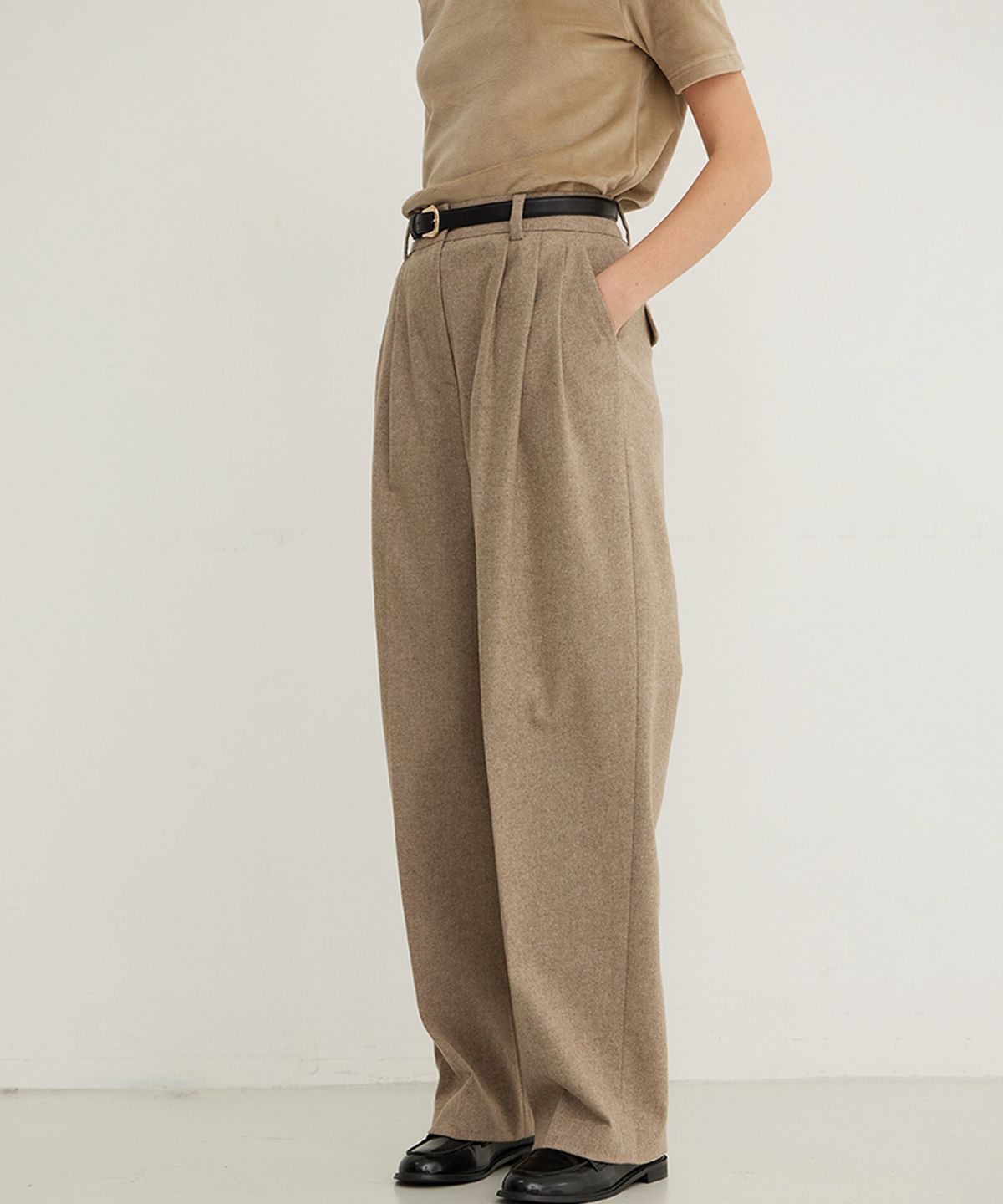 스텝어라운드(STEP AROUND) Wool Blend Wide Pleated Slacks_TAUPE