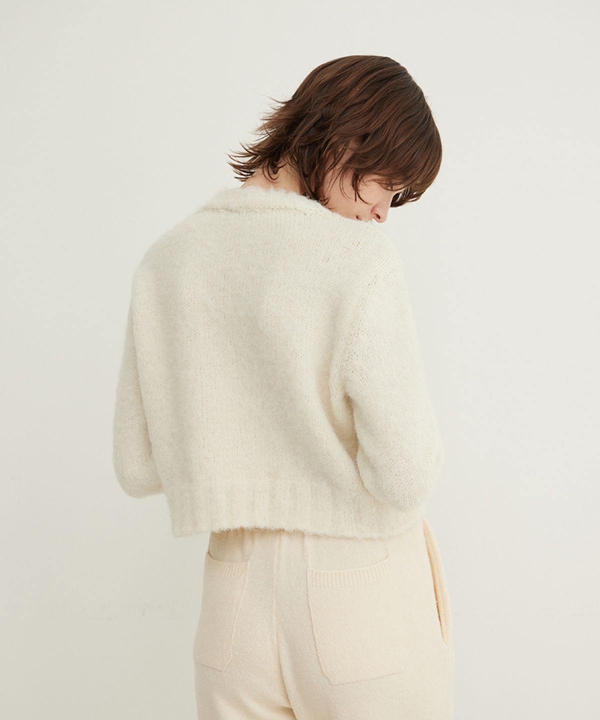 스텝어라운드(STEP AROUND) Brushed Crop Round knit_SNOW PEARL