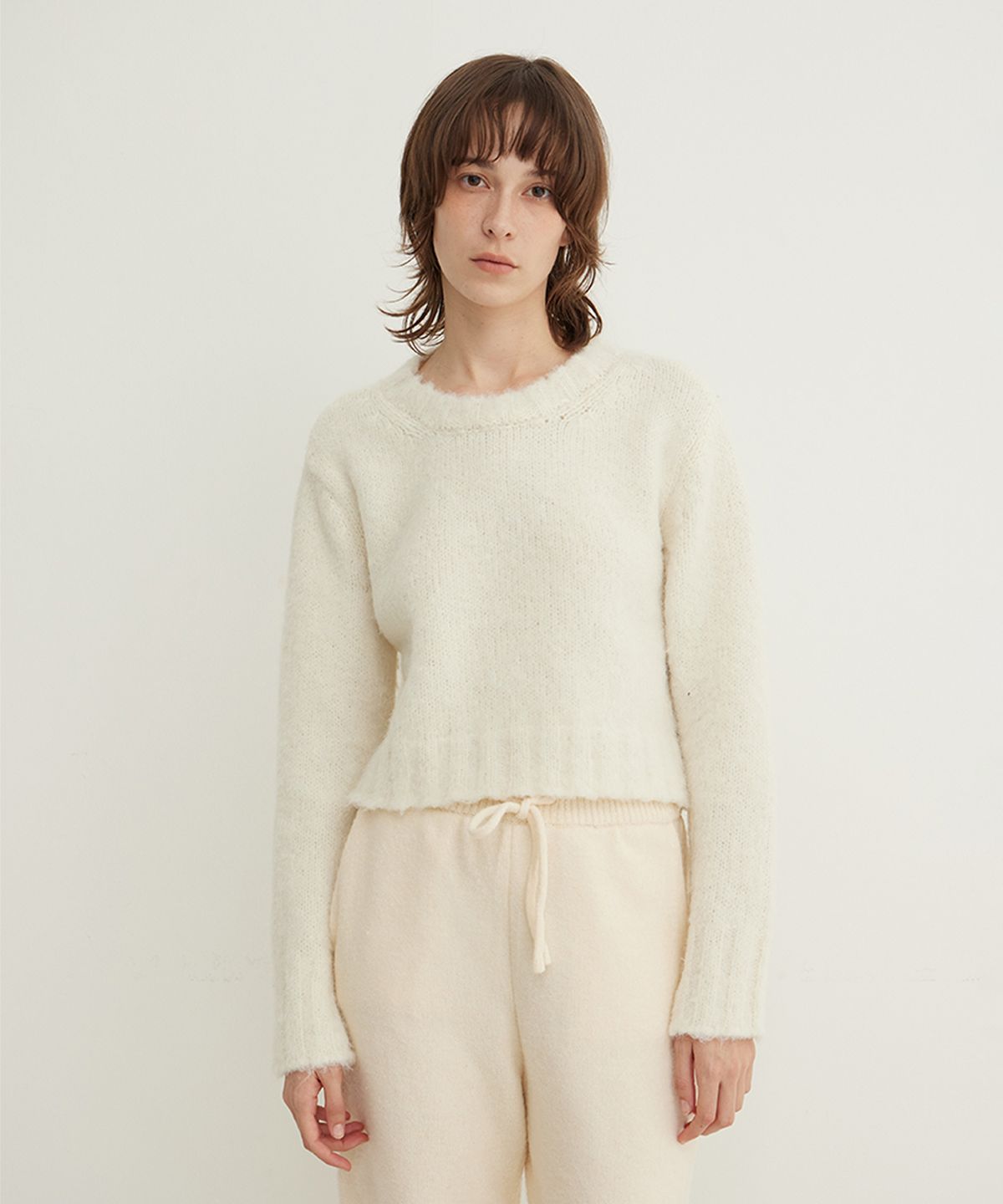 스텝어라운드(STEP AROUND) Brushed Crop Round knit_SNOW PEARL