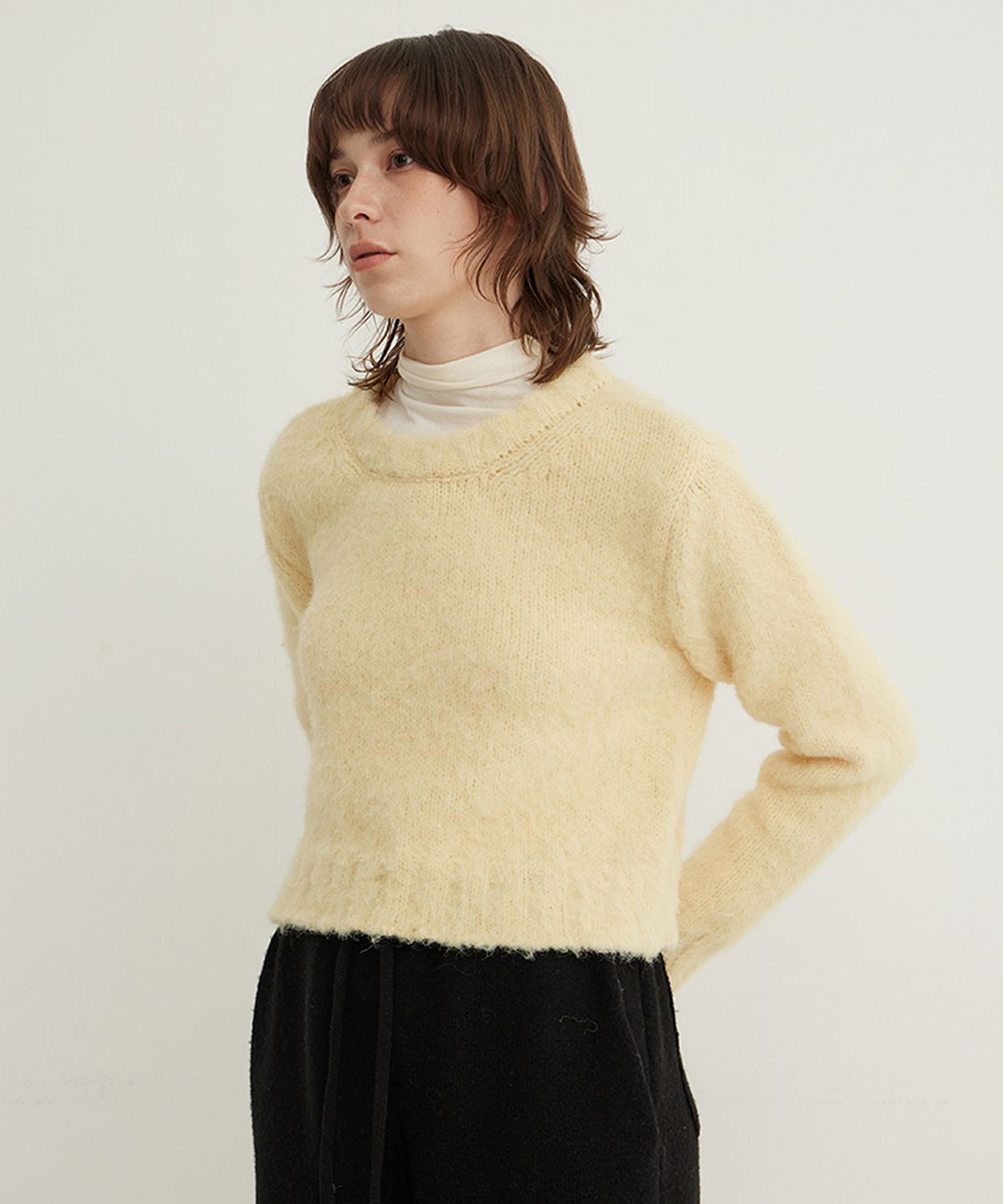 스텝어라운드(STEP AROUND) Brushed Crop Round knit_BUTTER CREAM