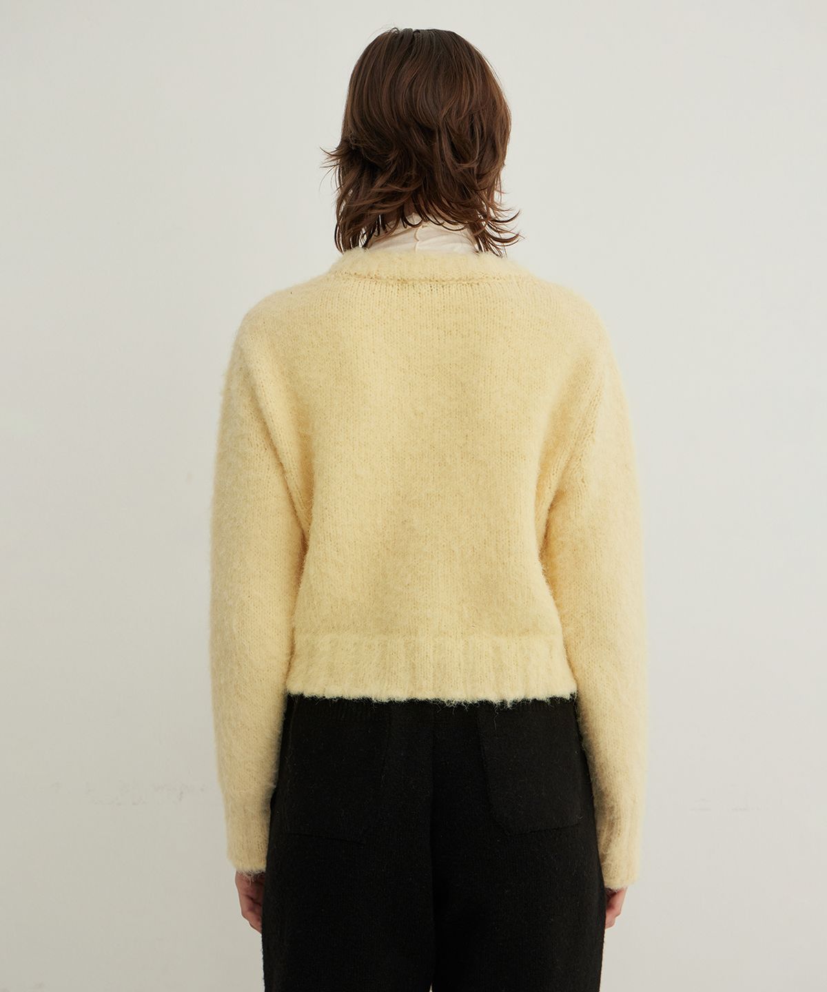 스텝어라운드(STEP AROUND) Brushed Crop Round knit_BUTTER CREAM