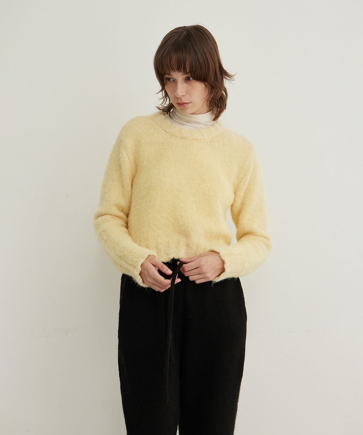 스텝어라운드(STEP AROUND) Brushed Crop Round knit_BUTTER CREAM