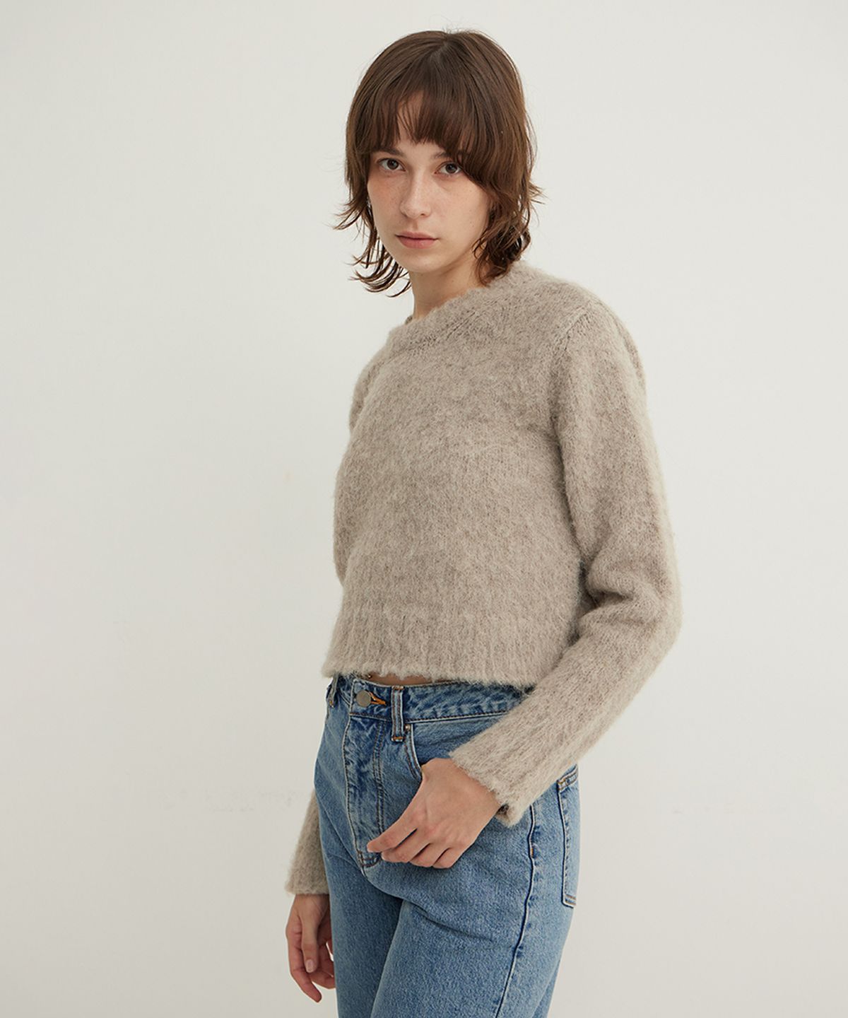 스텝어라운드(STEP AROUND) Brushed Crop Round knit_SANDSTONE