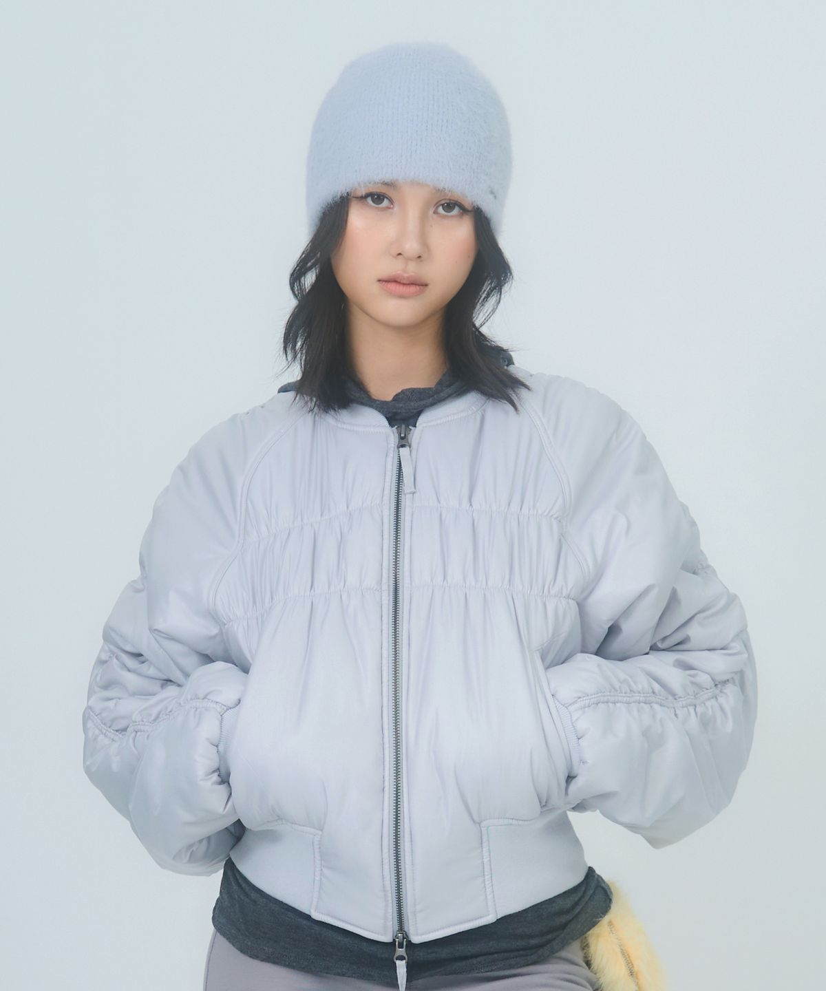 러닝하이(RUNNINGHIGH) 메탈 로고 퍼 비니  [스카이 블루]