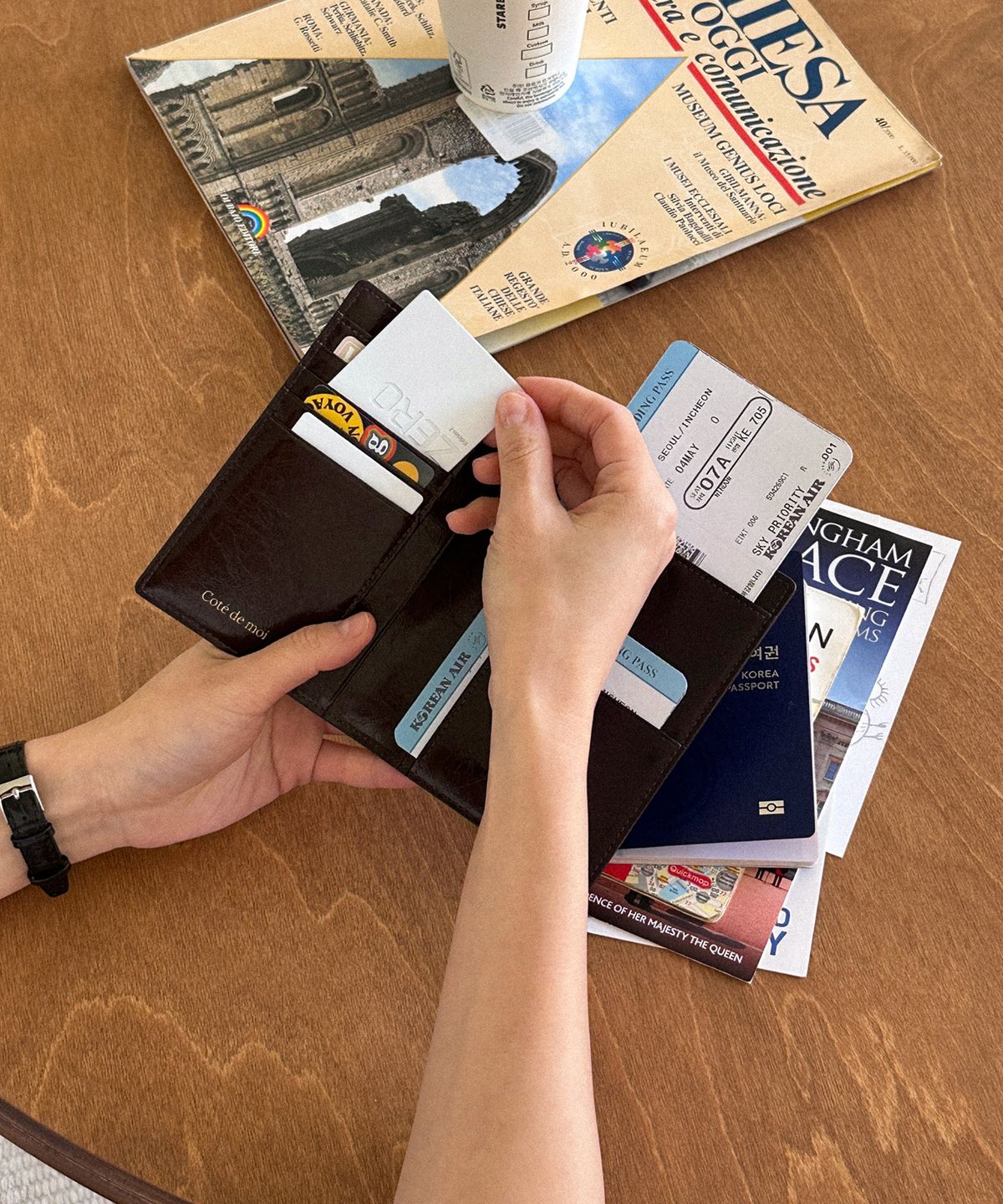 꼬떼드무아(COTEDEMOI) Ecrin passport wallet - Chocolate brown