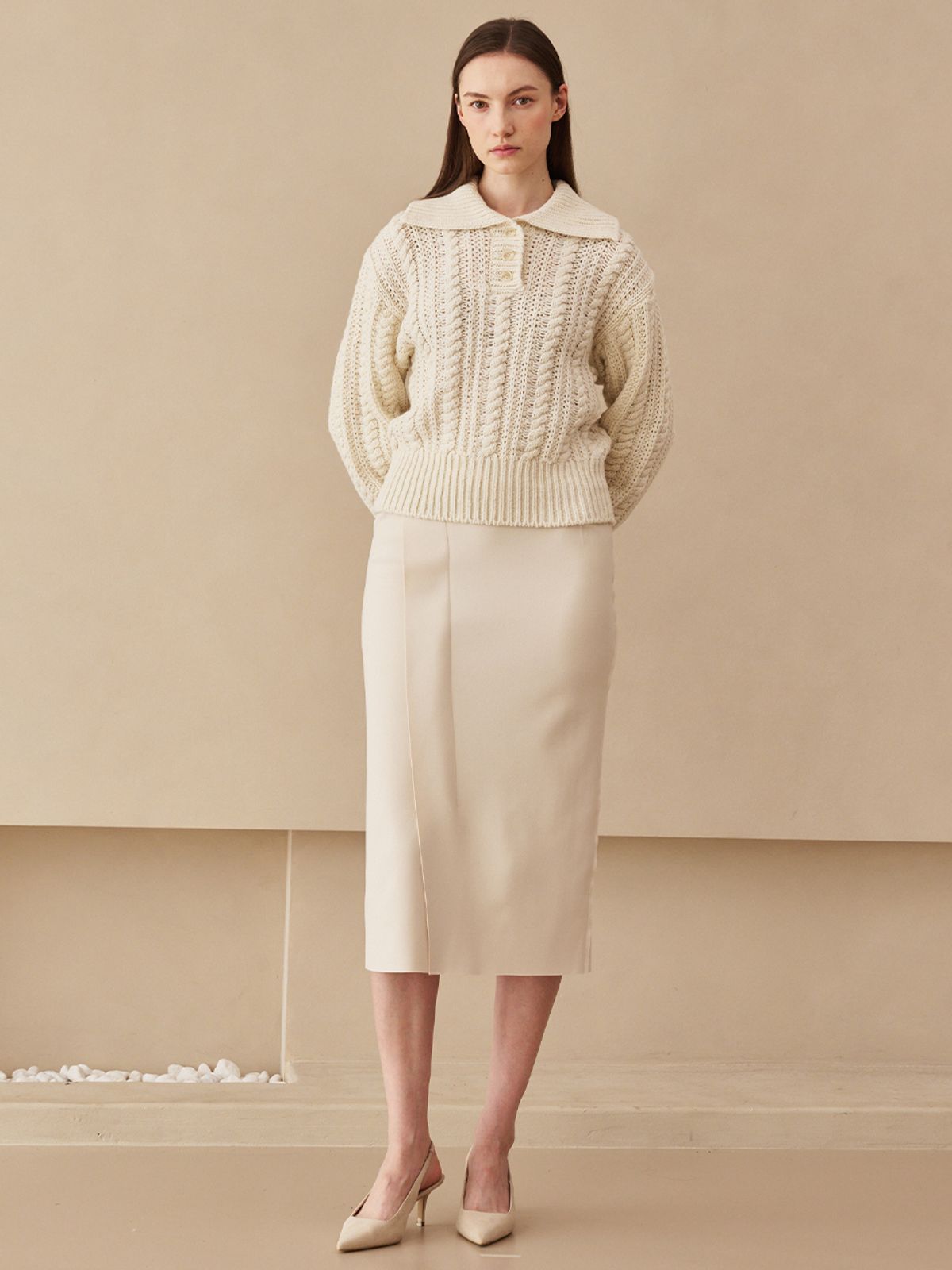 누브(NOUVE) Cable Collar Wool Knit - Ivory