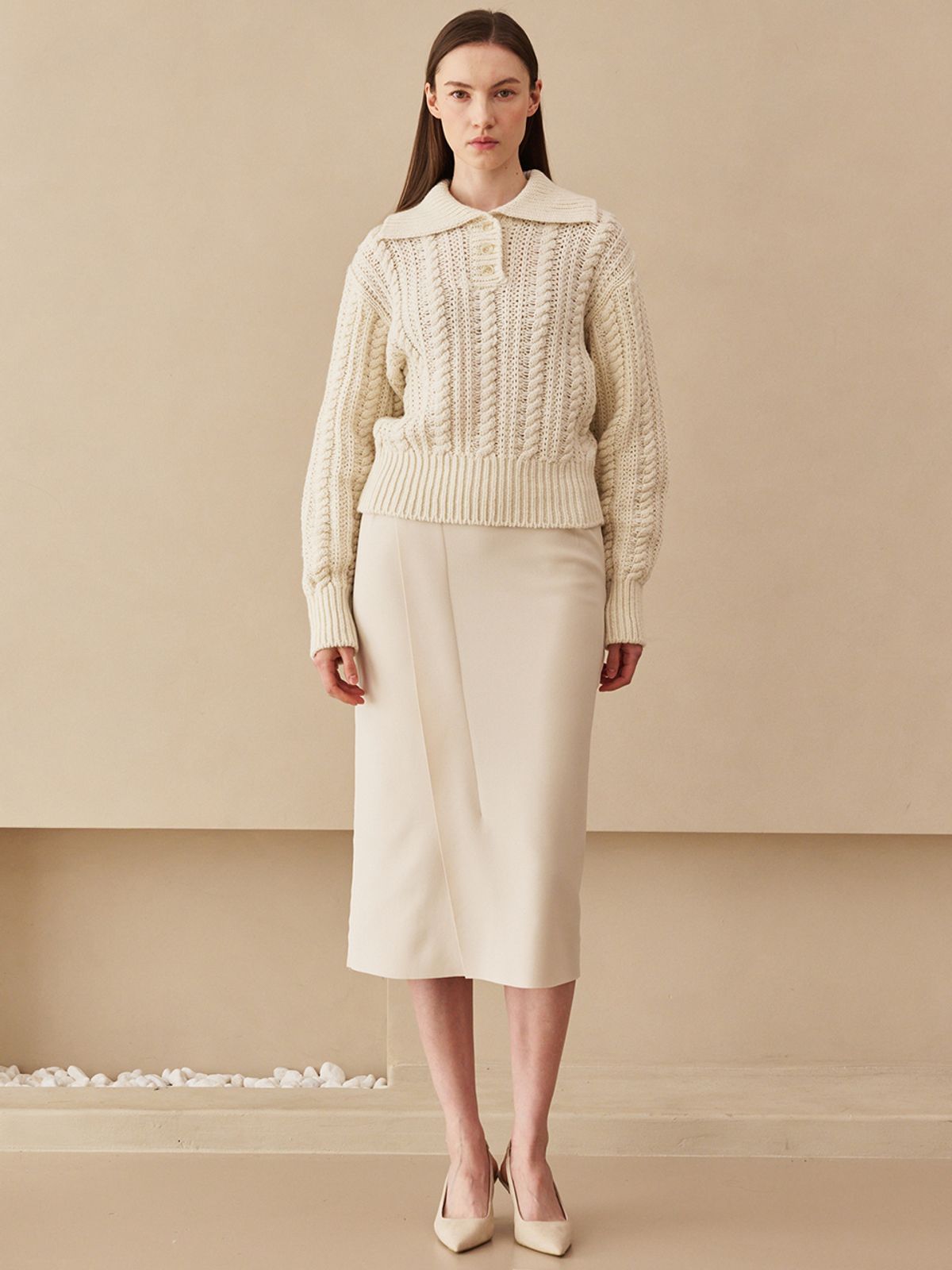 누브(NOUVE) Cable Collar Wool Knit - Ivory