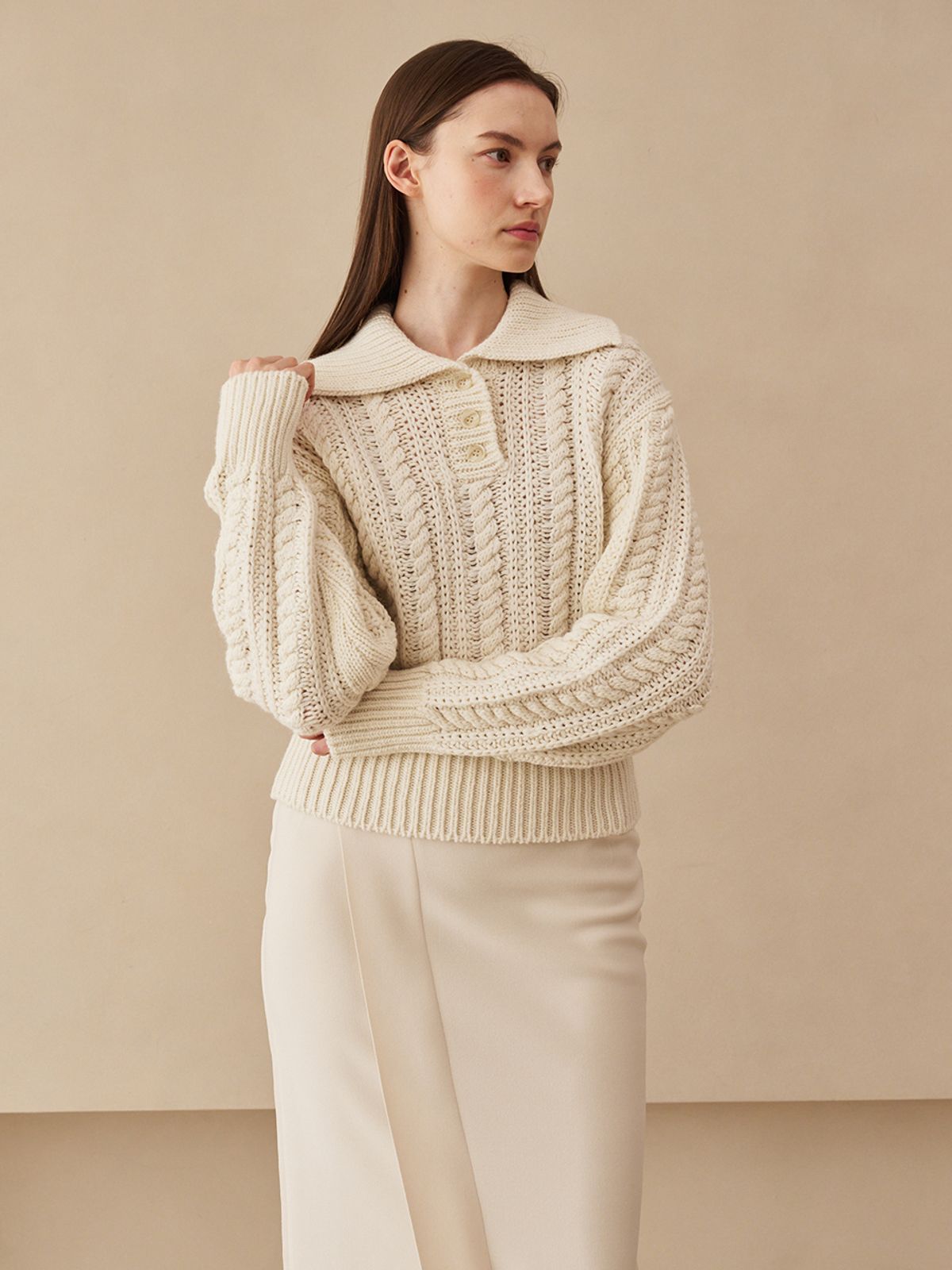 누브(NOUVE) Cable Collar Wool Knit - Ivory