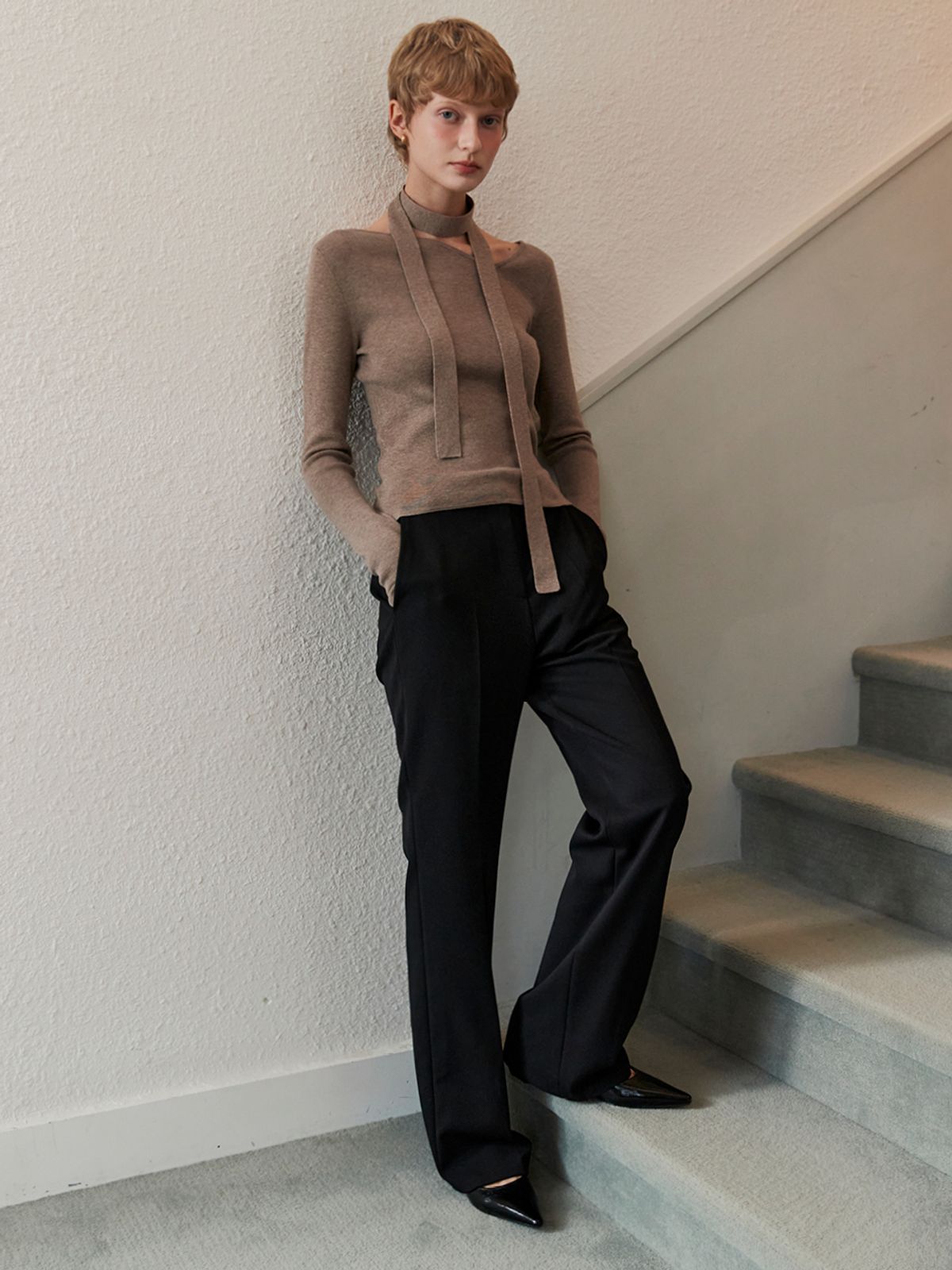 오앨(OUEL) RELAXED BOOTS-CUT PANTS_BLACK