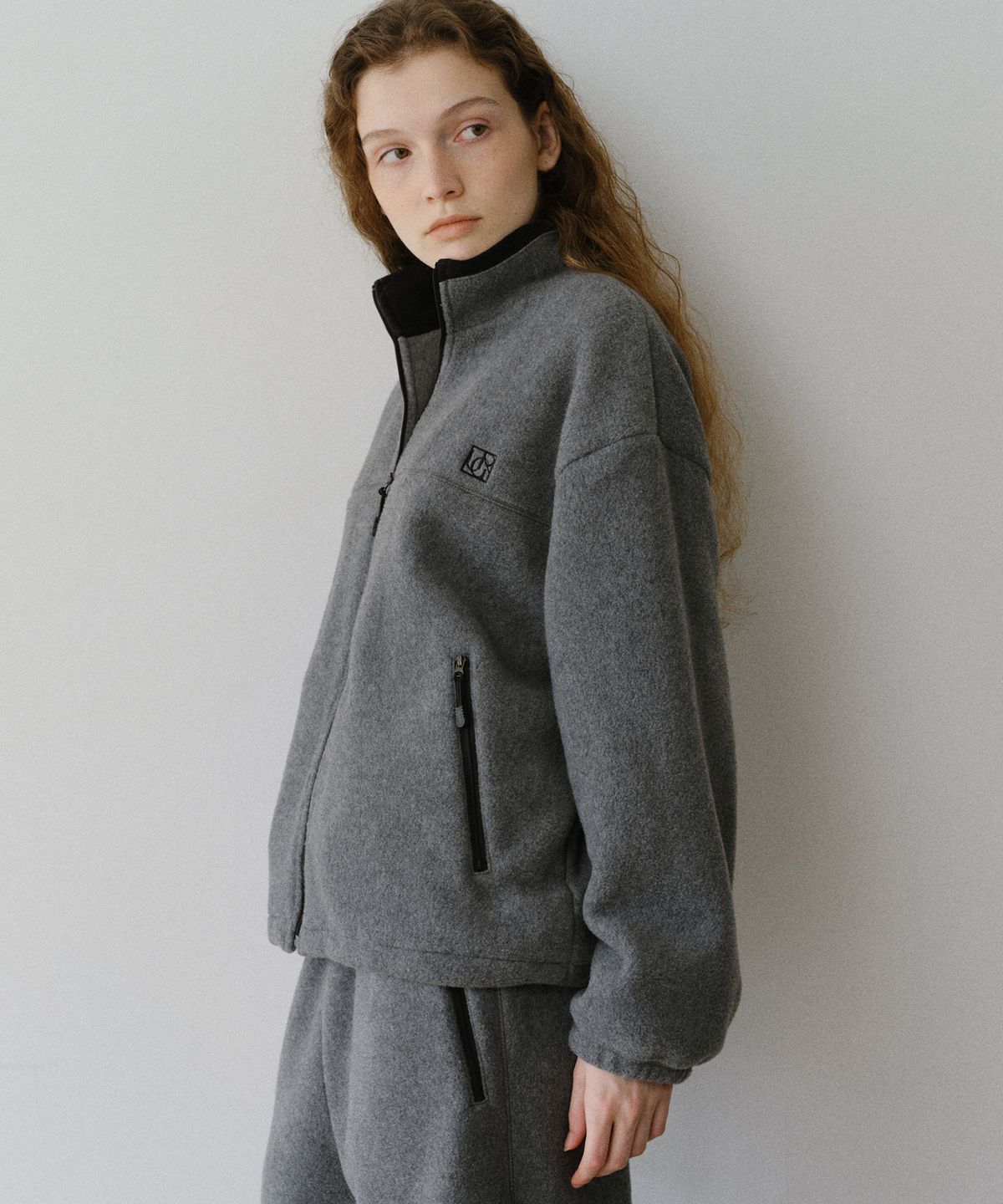 유라고(URAGO) Emblem fleece zip-up