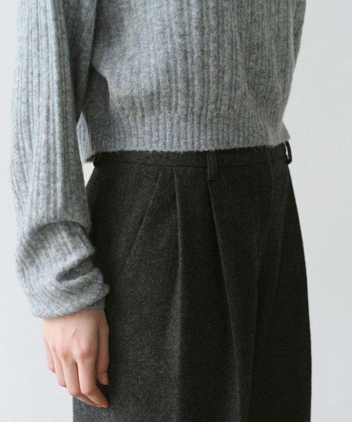유라고(URAGO) Wool twill wide slacks
