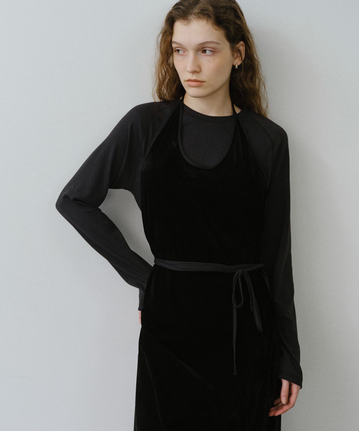 유라고(URAGO) Velvet halter neck dress