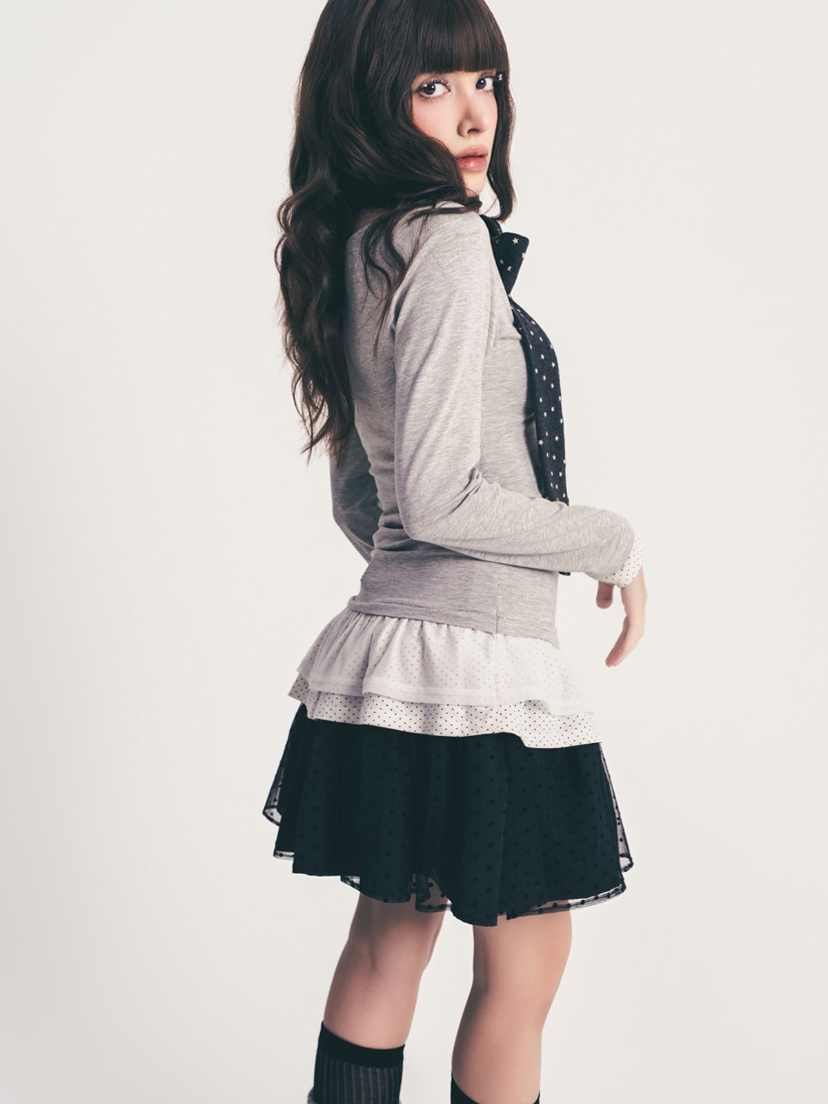 페이즈드(FAZED) 도트 프릴 레이어디드 탑_그레이