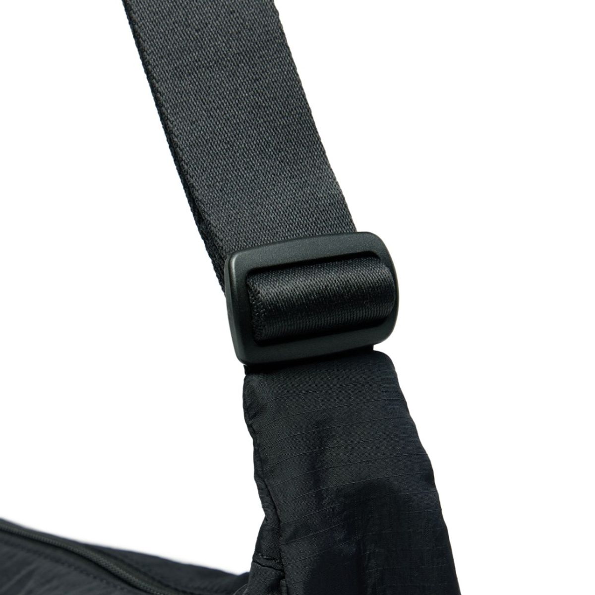 브롬톤 런던(BROMPTON LONDON) HALFMOON BAG - BLACK (P245ACR203)