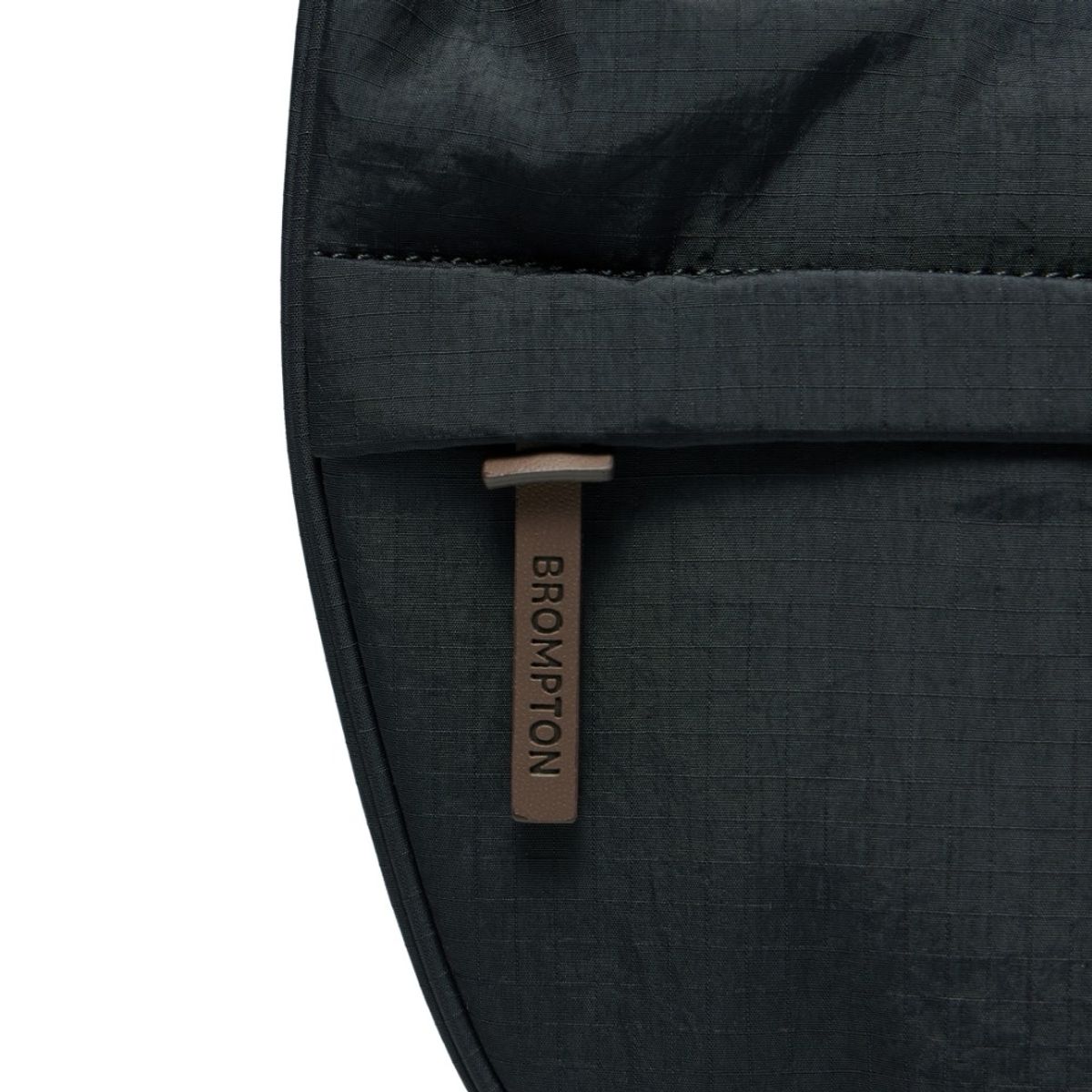 브롬톤 런던(BROMPTON LONDON) HALFMOON BAG - BLACK (P245ACR203)