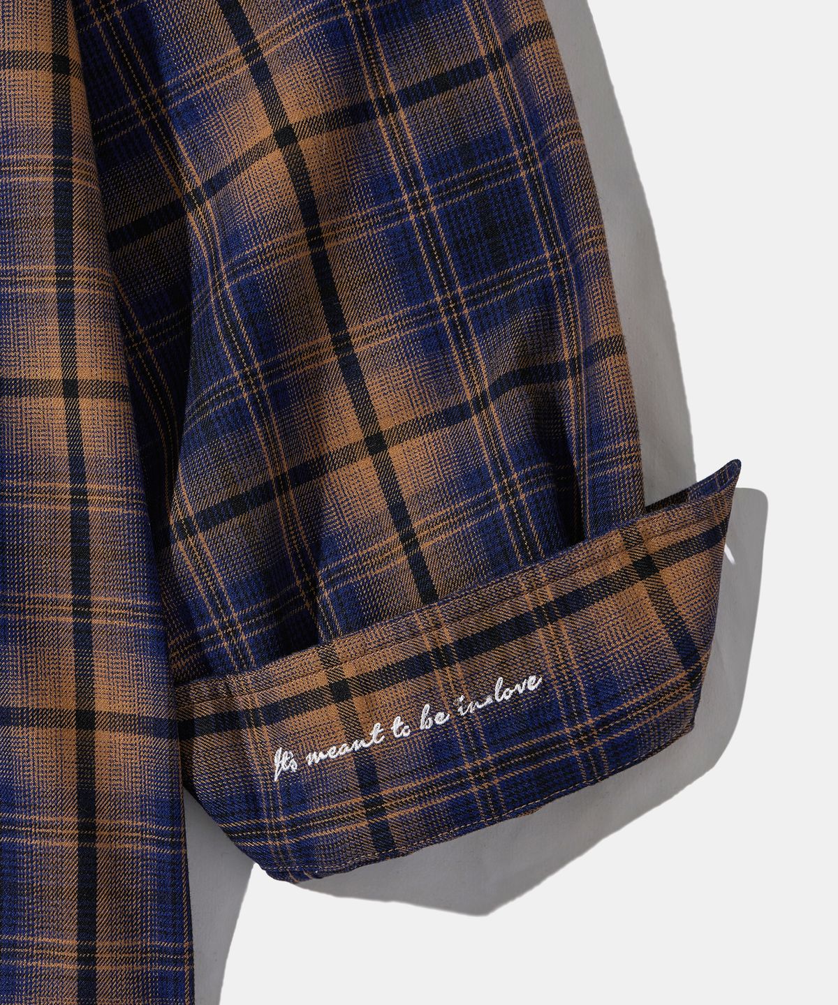 다이아몬드 레이라(DIAMOND LAYLA) Layered Camel Navy Mood Check Shirt S165