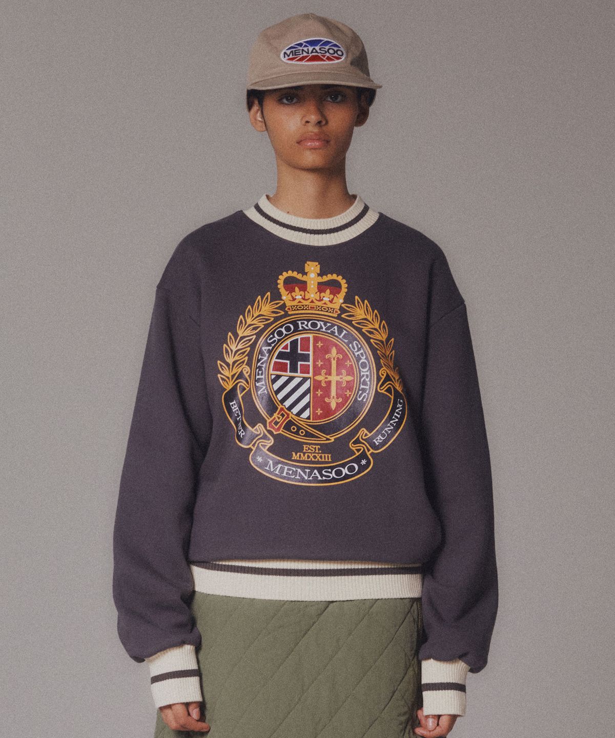 미나수(MENASOO) Menasoo Heritage Heavy Sweatshirt_Charcoal_기모원단