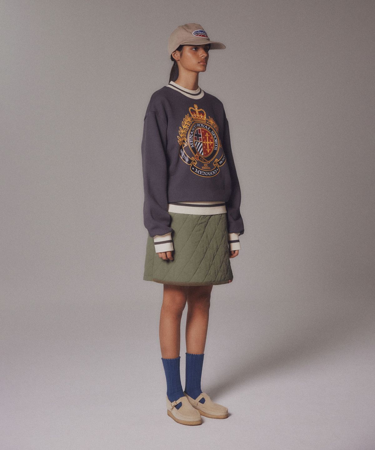 미나수(MENASOO) Menasoo Heritage Heavy Sweatshirt_Charcoal_기모원단