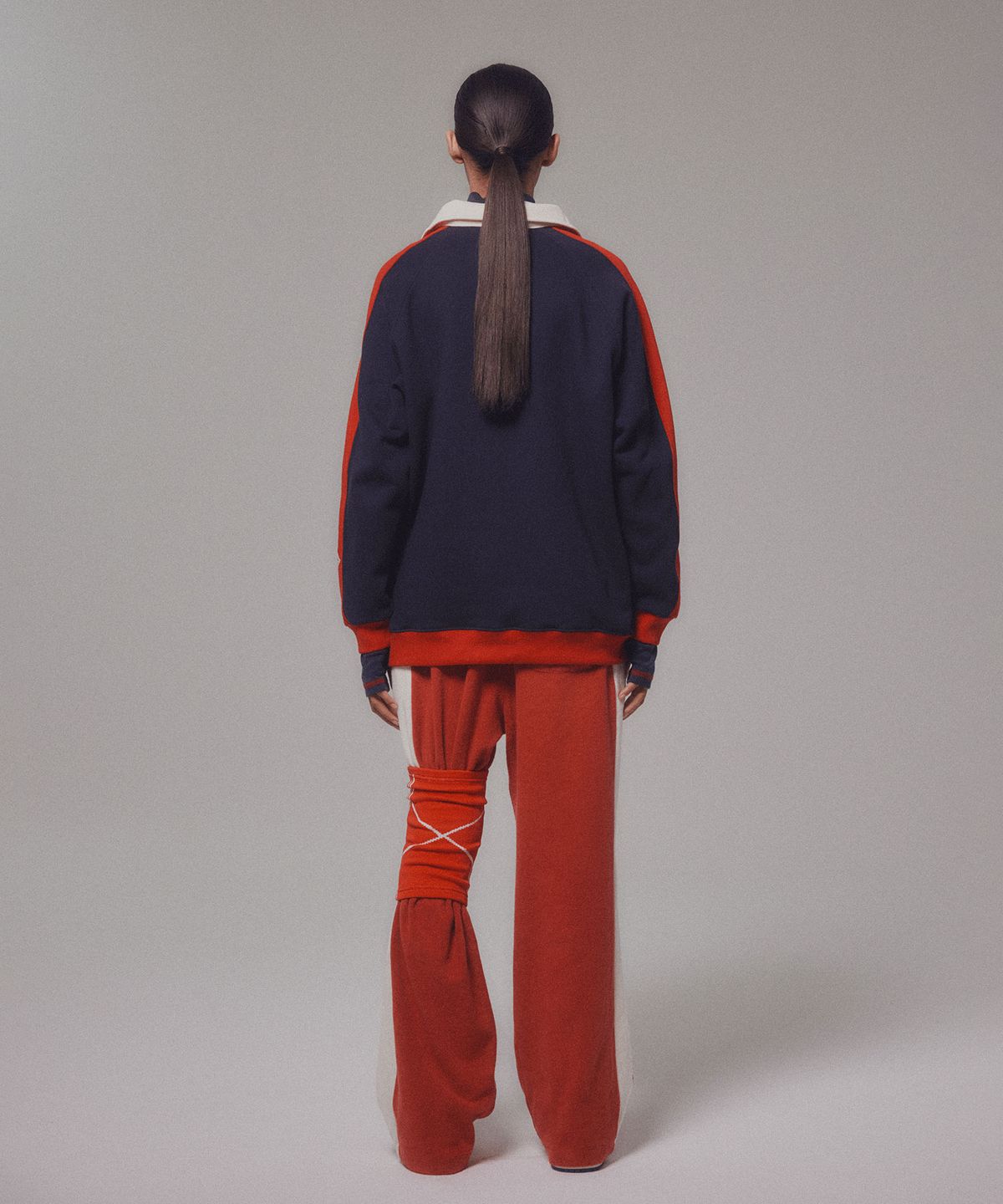 미나수(MENASOO) Color Combination Sweatshirt_Navy_기모원단