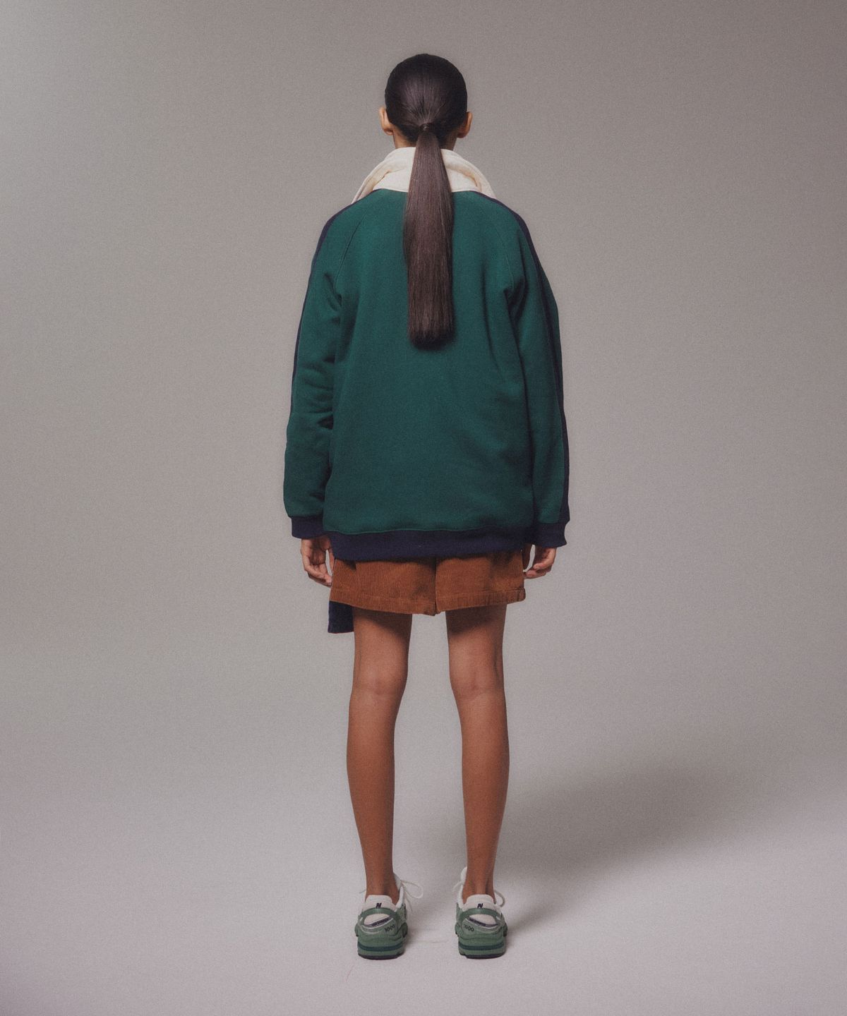 미나수(MENASOO) Color Combination Sweatshirt_Green_기모원단