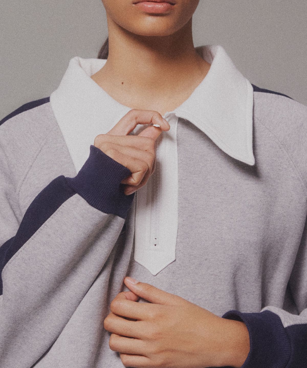 미나수(MENASOO) Color Combination Sweatshirt_Gray_기모원단