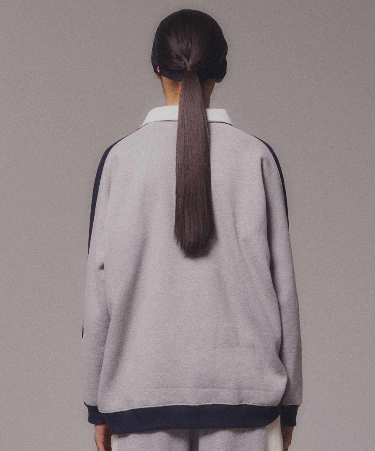 미나수(MENASOO) Color Combination Sweatshirt_Gray_기모원단